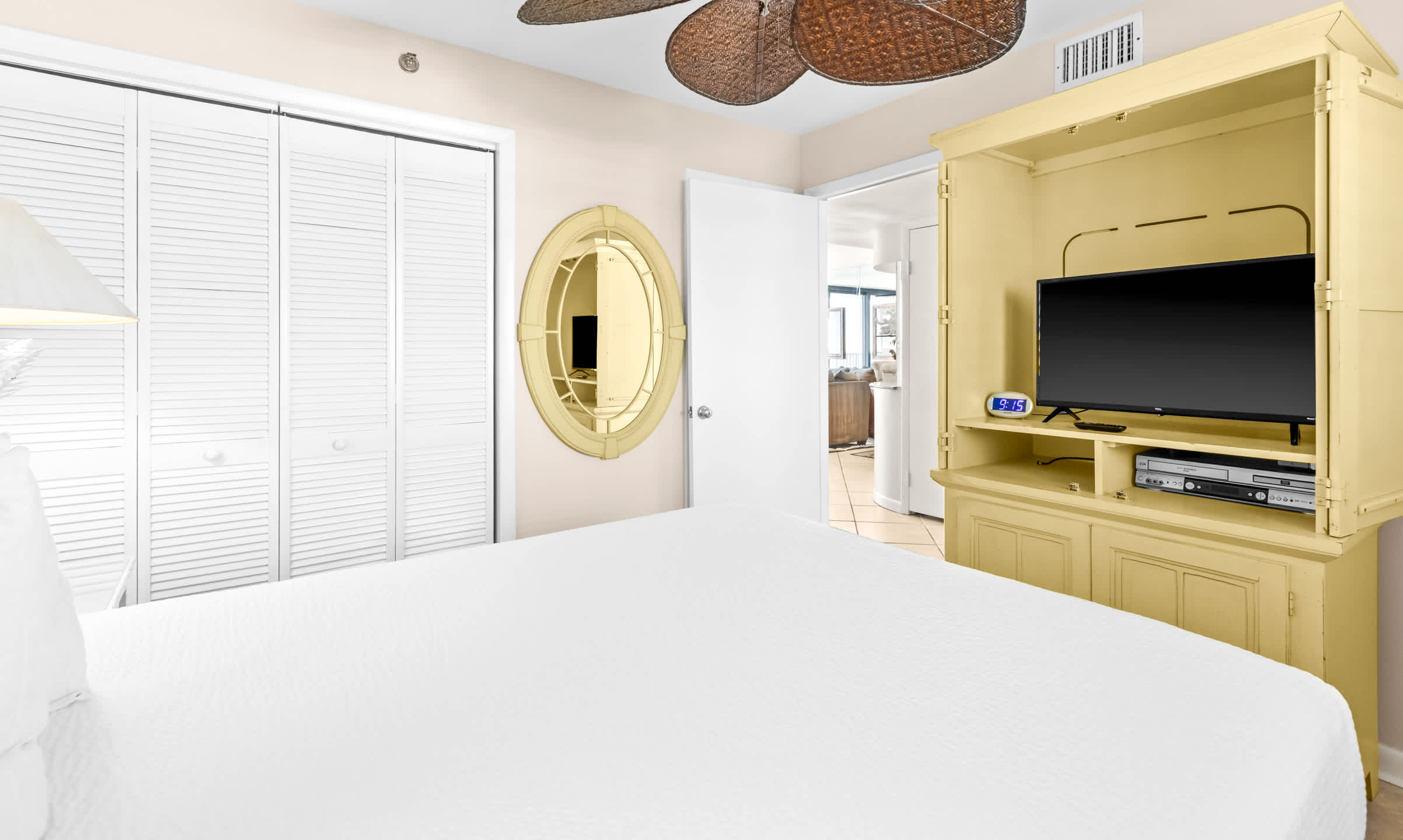 One Seagrove Place 1703 14