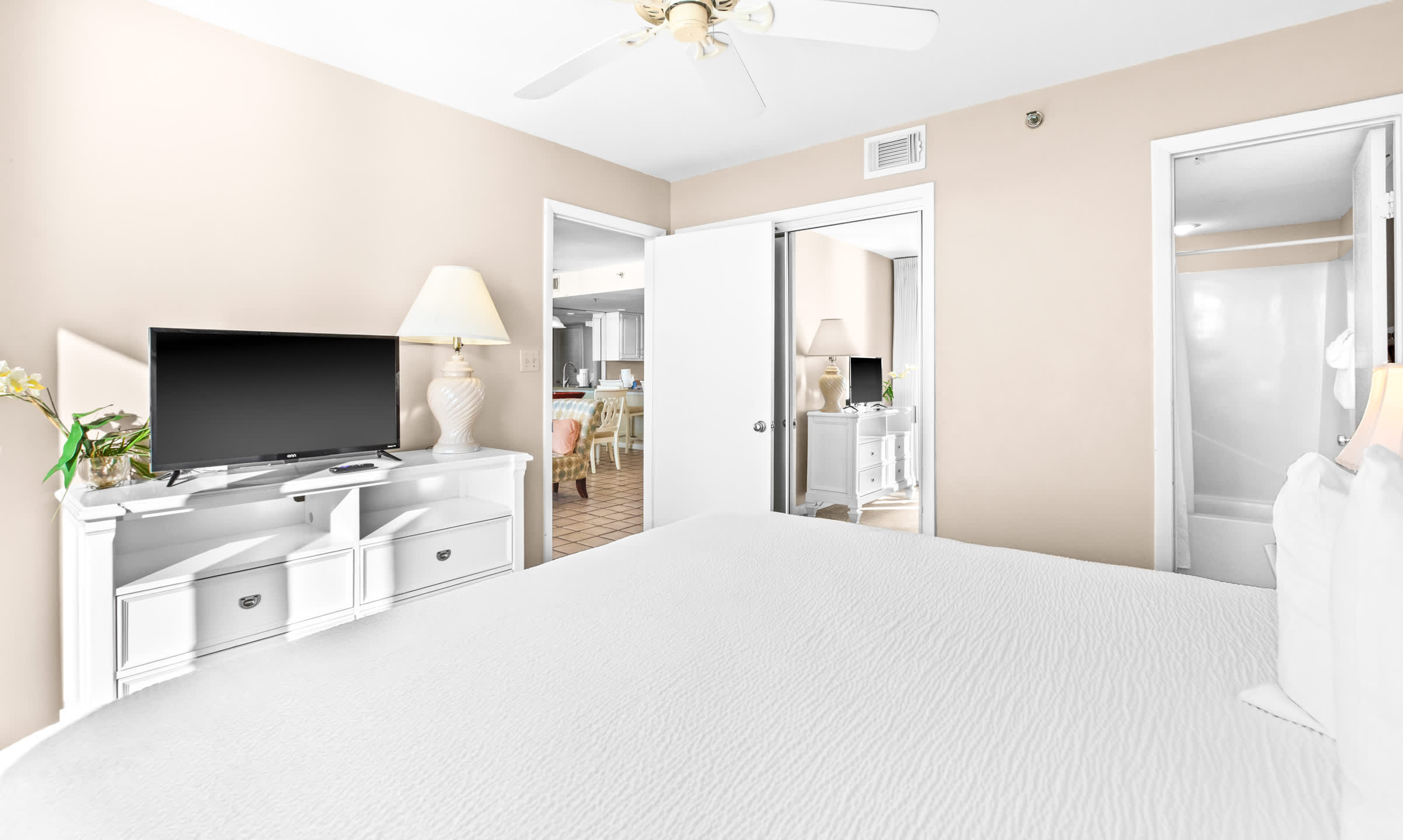 One Seagrove Place 2106 | Photo 19