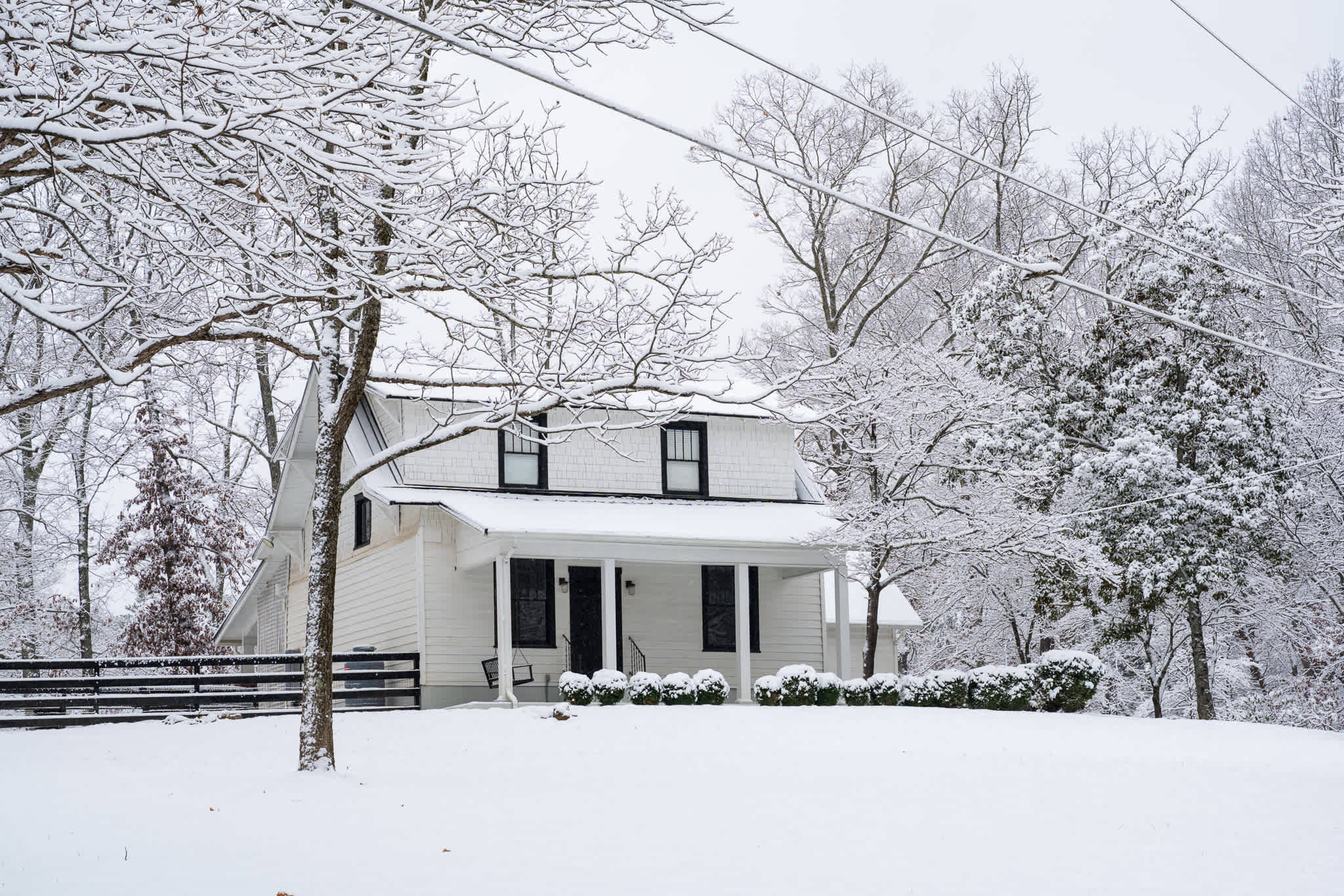 Historic Farmhouse|5 acres|Hot Tub| Parkway Access — Roanoke, VA — vacation rental