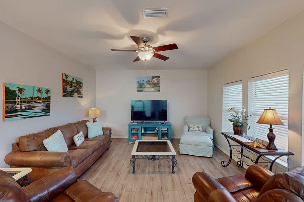 Short Walk to Beach Romar Lakes 3 bedroom sleeps 6 — Orange Beach, AL — vacation rental