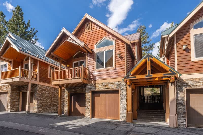 Walk to Village, Gondola, Shops + Free Shuttle!