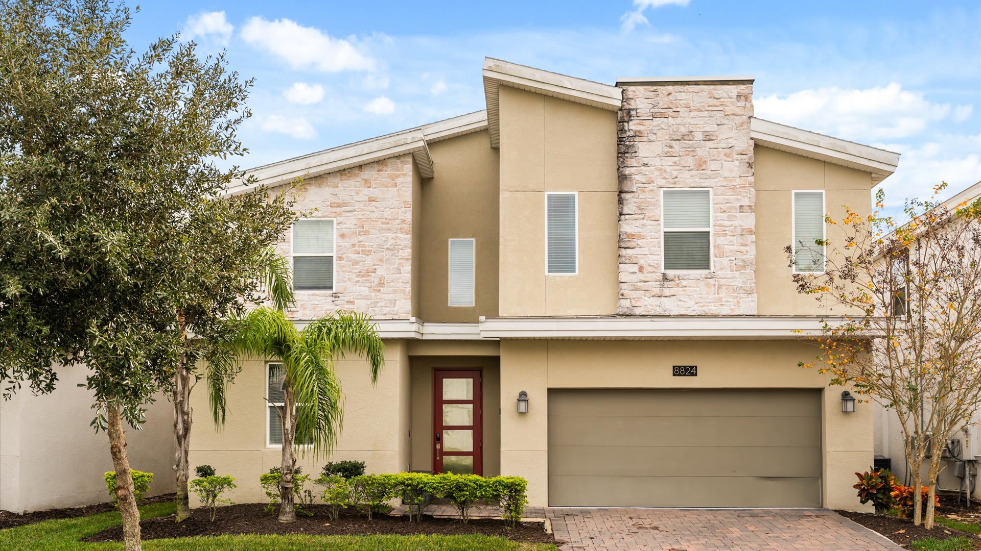 9-Bedroom Home Exterior