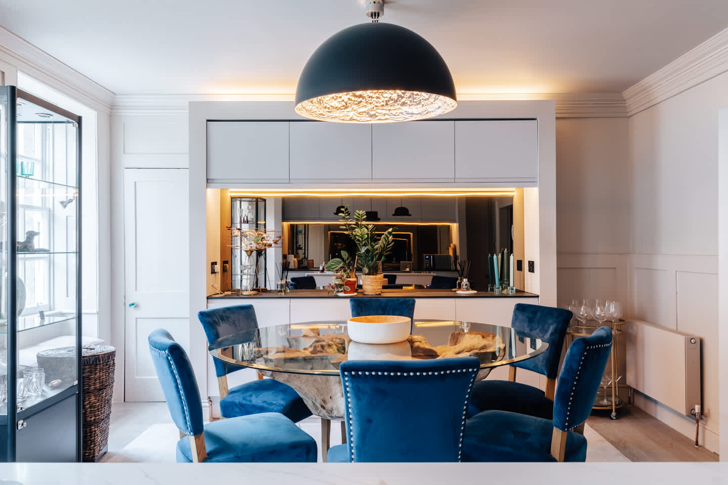 View Modern & Stylish 2 Bedroom Loft Apartment in The Bath Masonic Hall, 17 Old Orchard Street BA1 1JU Modern & Stylish 2 Bedroom Loft Apartment in The Bath Masonic Hall, 17 Old Orchard Street BA1 1JU - Property image 33 - VivreStays