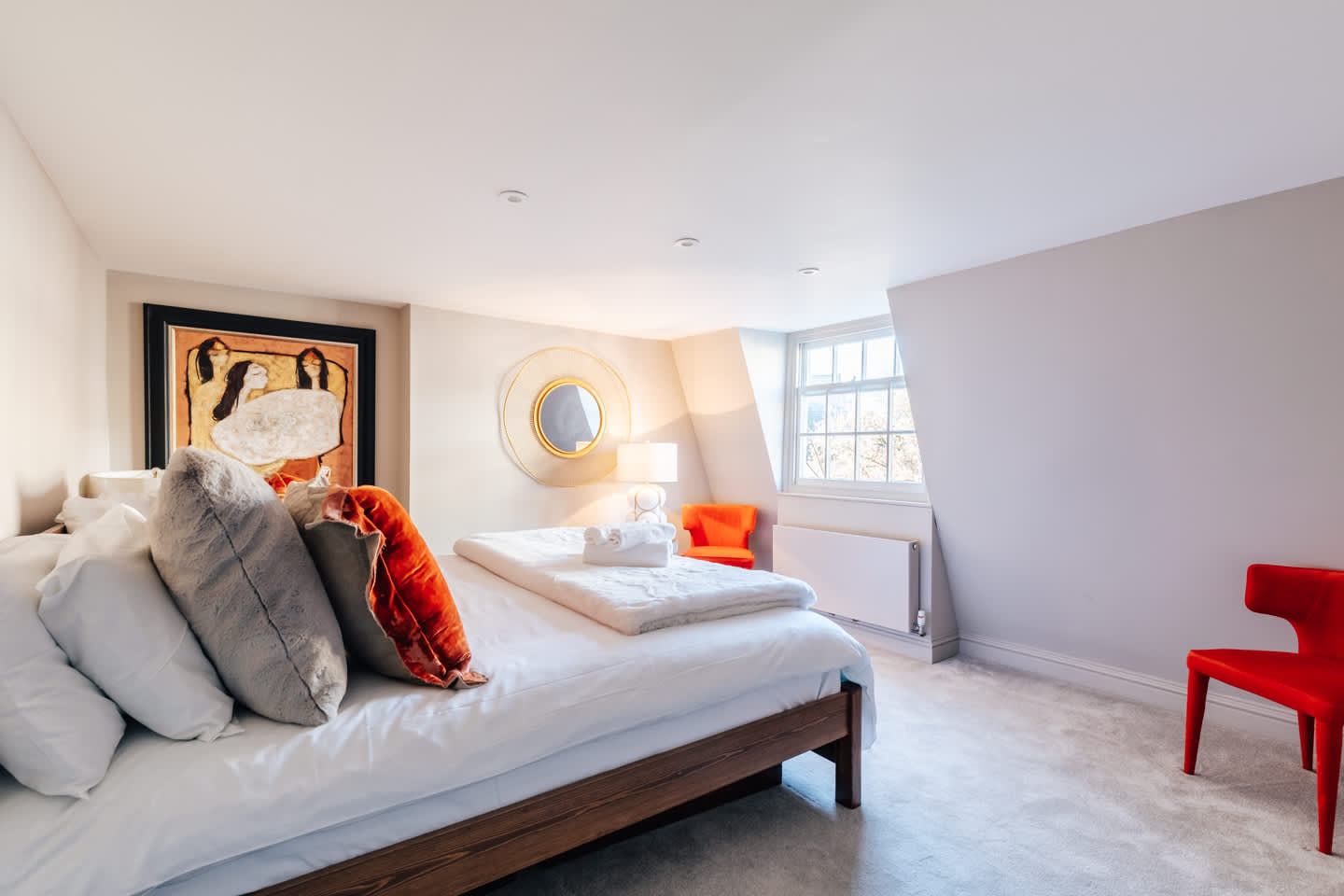 View Modern & Stylish 2 Bedroom Loft Apartment in The Bath Masonic Hall, 17 Old Orchard Street BA1 1JU Modern & Stylish 2 Bedroom Loft Apartment in The Bath Masonic Hall, 17 Old Orchard Street BA1 1JU - Property image 38 - VivreStays