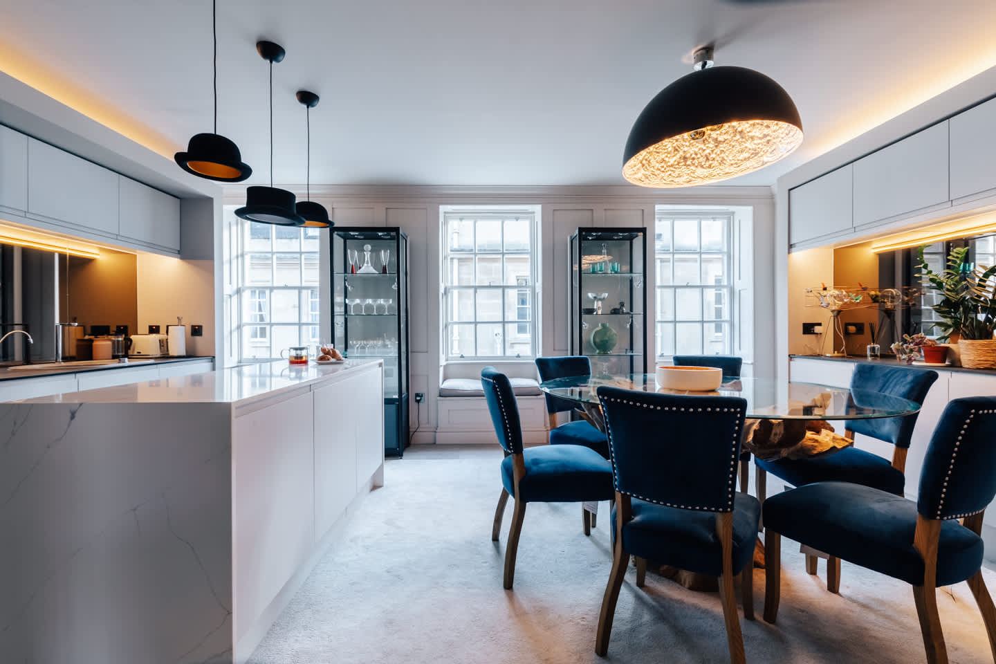View Modern & Stylish 2 Bedroom Loft Apartment in The Bath Masonic Hall, 17 Old Orchard Street BA1 1JU Modern & Stylish 2 Bedroom Loft Apartment in The Bath Masonic Hall, 17 Old Orchard Street BA1 1JU - Property image 37 - VivreStays