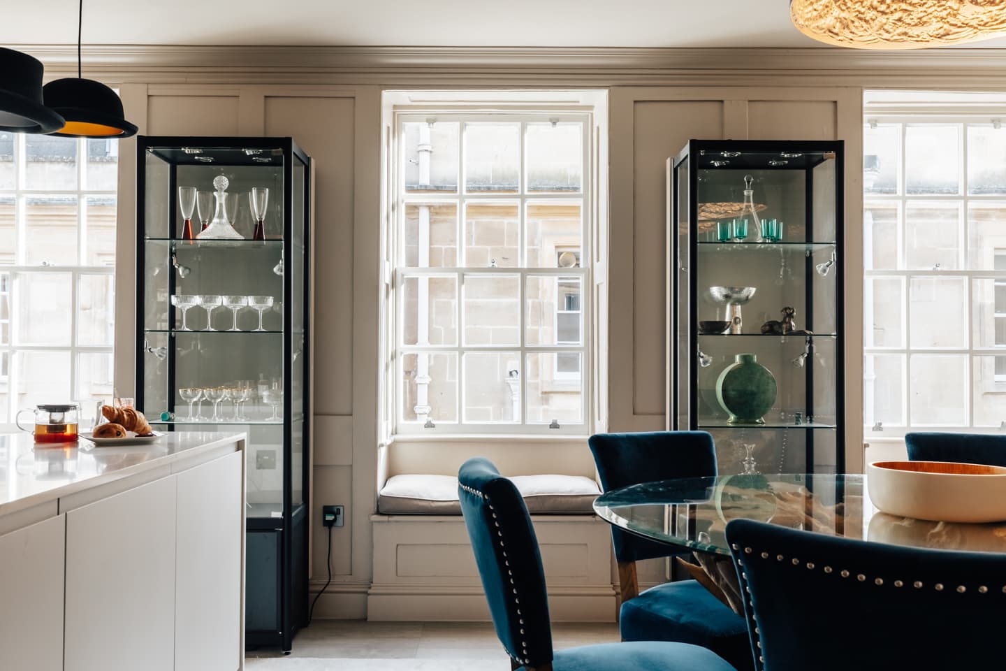 View Modern & Stylish 2 Bedroom Loft Apartment in The Bath Masonic Hall, 17 Old Orchard Street BA1 1JU Modern & Stylish 2 Bedroom Loft Apartment in The Bath Masonic Hall, 17 Old Orchard Street BA1 1JU - Property image 41 - VivreStays