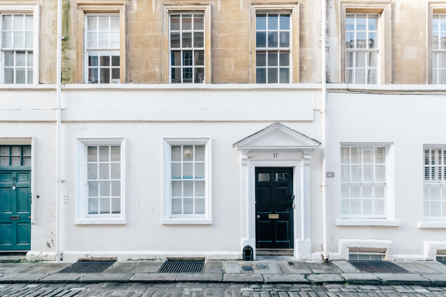 View Modern & Stylish 2 Bedroom Loft Apartment in The Bath Masonic Hall, 17 Old Orchard Street BA1 1JU Modern & Stylish 2 Bedroom Loft Apartment in The Bath Masonic Hall, 17 Old Orchard Street BA1 1JU - Property image 57 - VivreStays