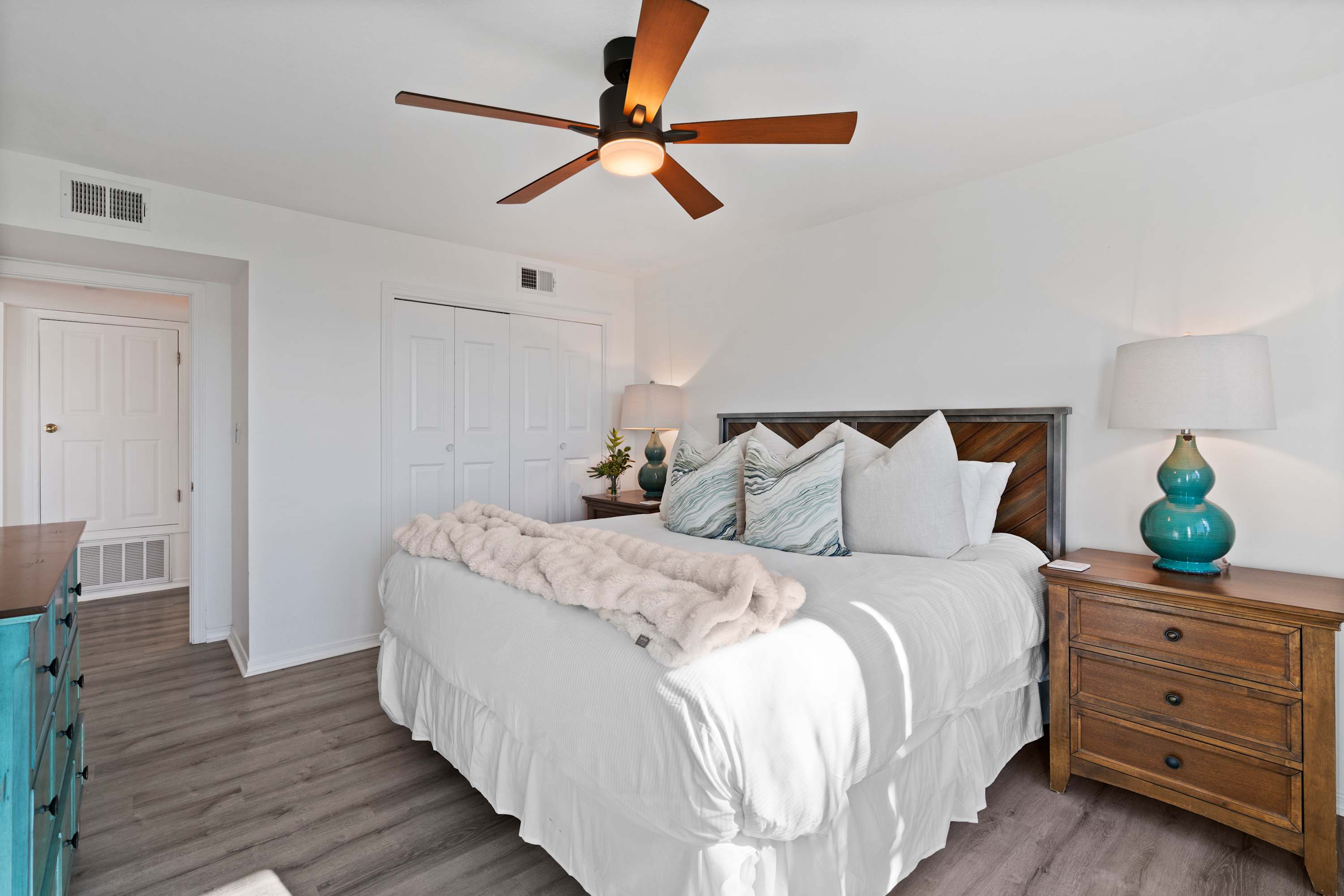 Huntington by the Sea 107 | Photo 23