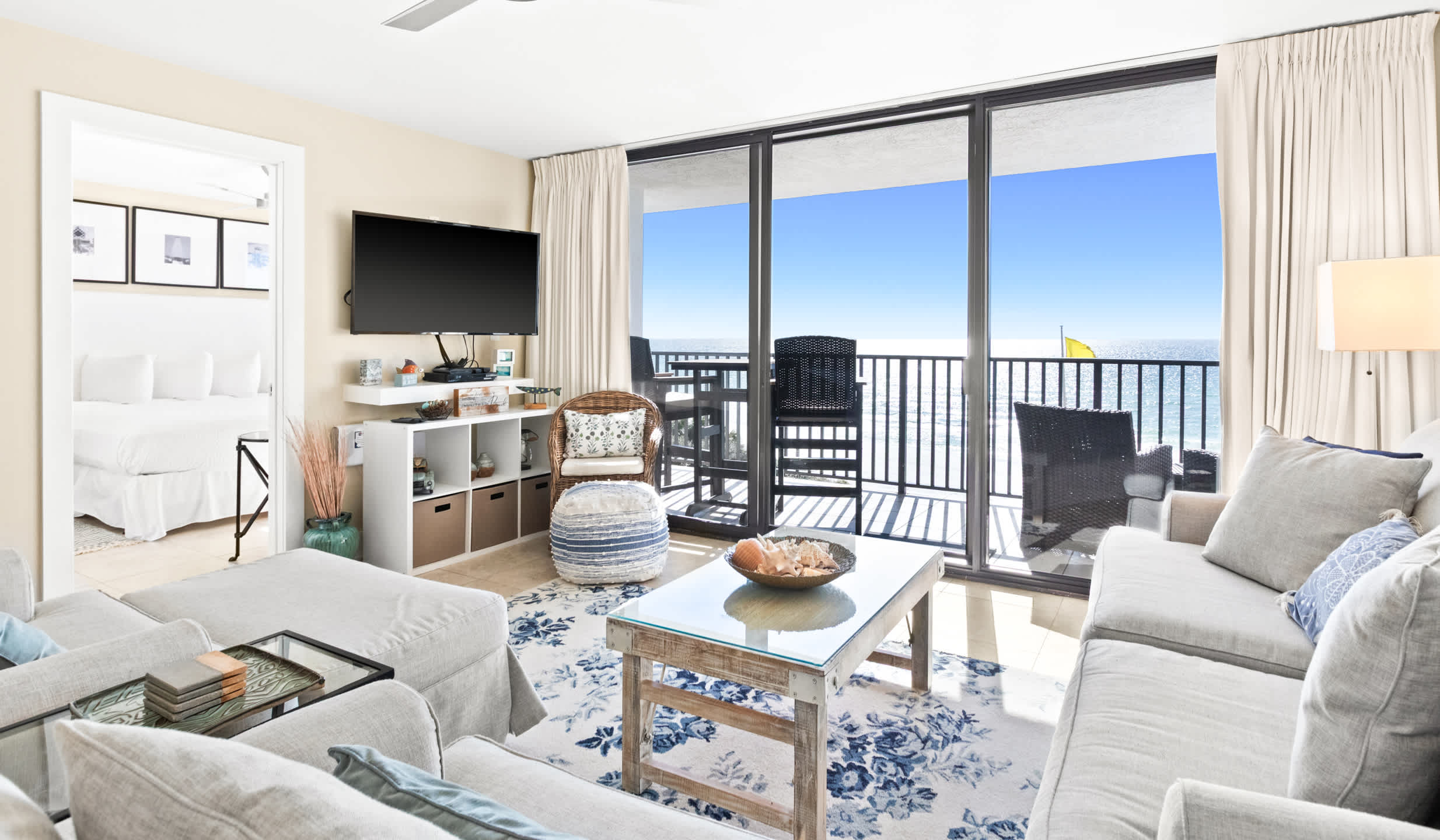 One Seagrove Place 0401 | Photo 4