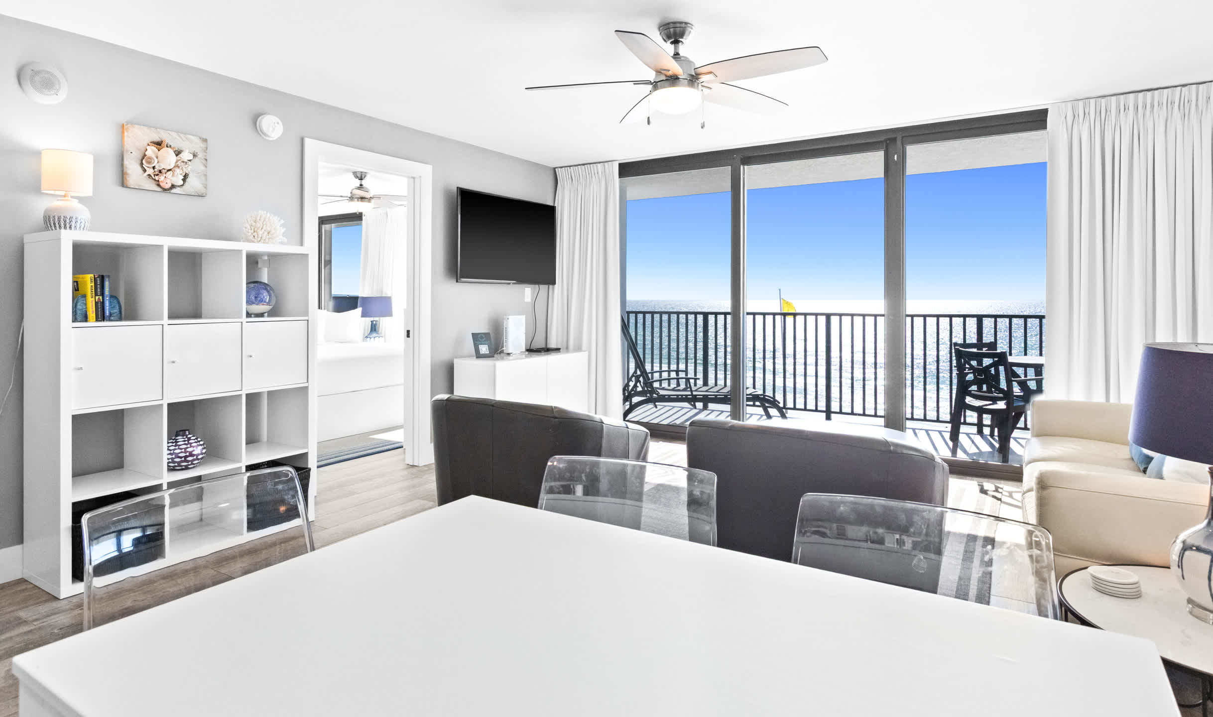 One Seagrove Place 0402 9