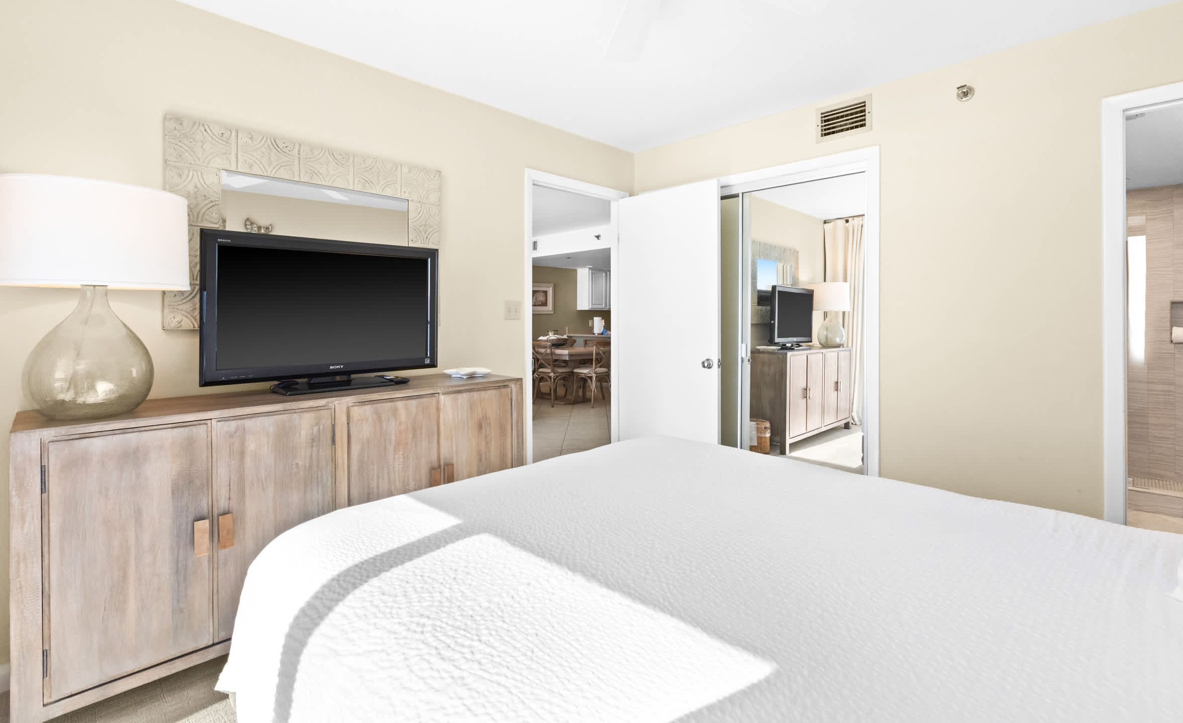 One Seagrove Place 0405 17