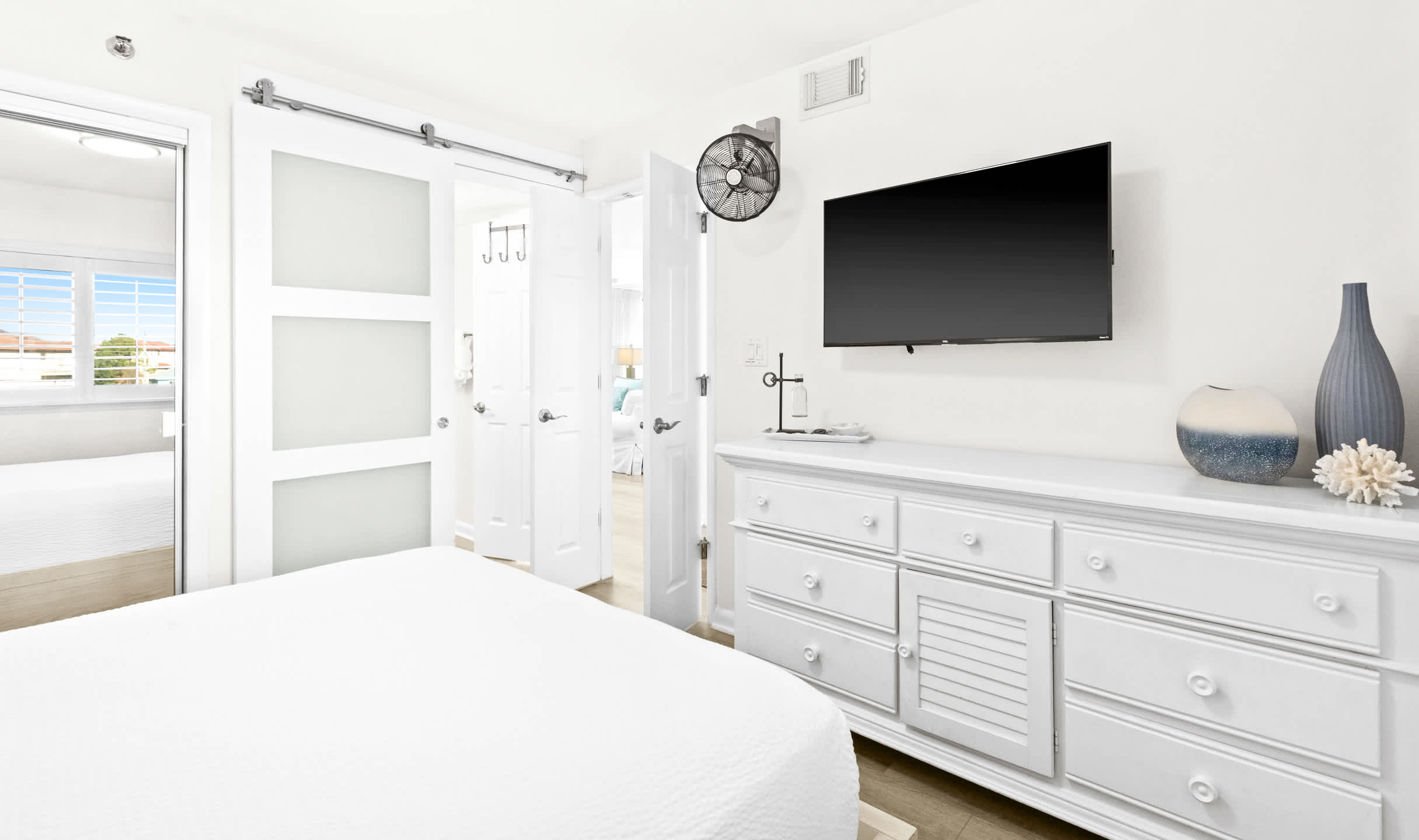 One Seagrove Place 0406 | Photo 22