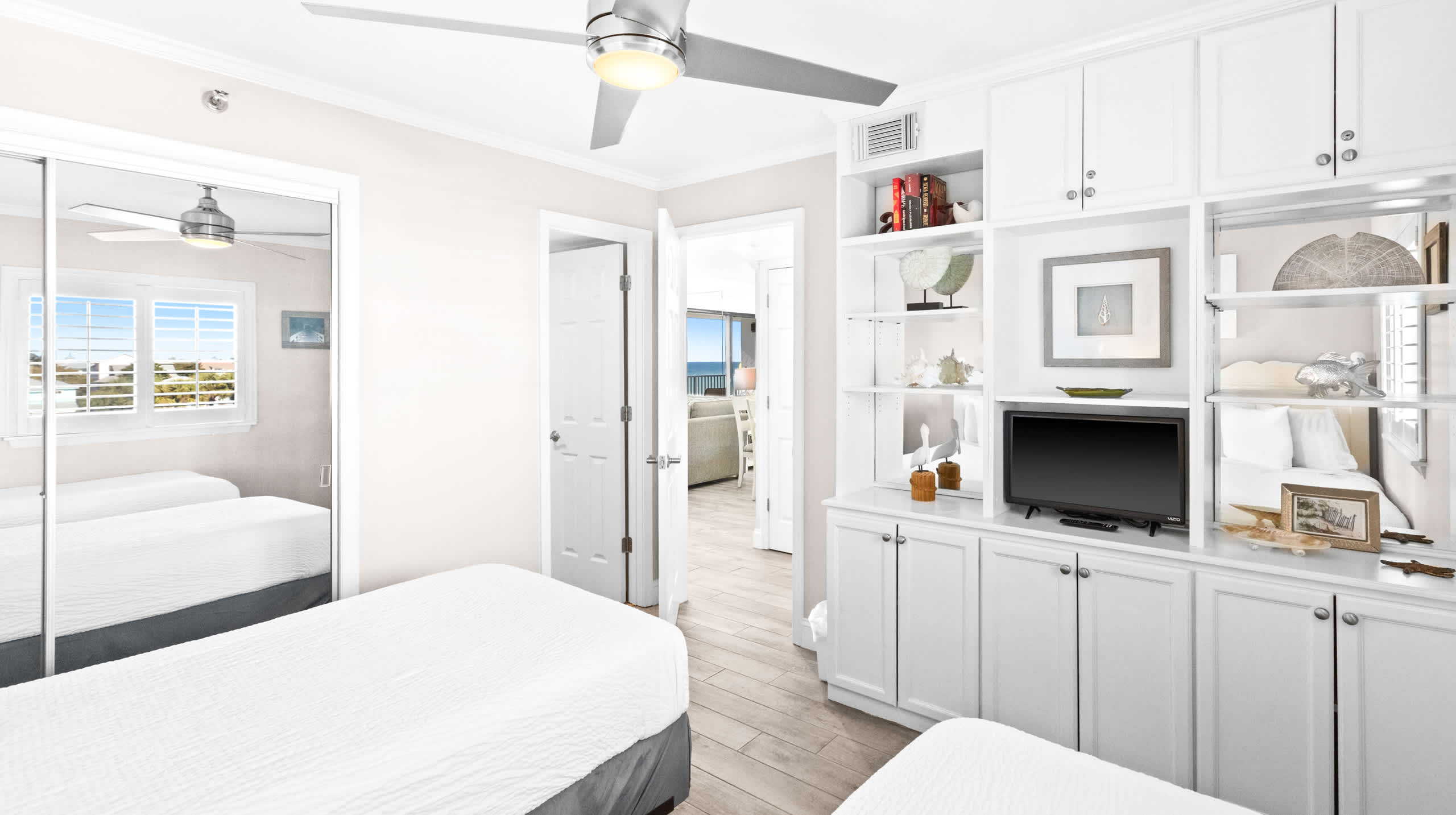 One Seagrove Place 0408 | Photo 20