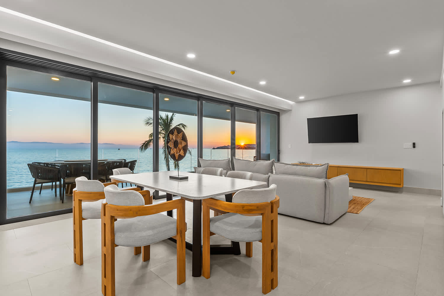 Beachfront 3BR + Ocean Views + Gym | Panarea 1B in Playa Destiladera 22, 63732 Bucerías