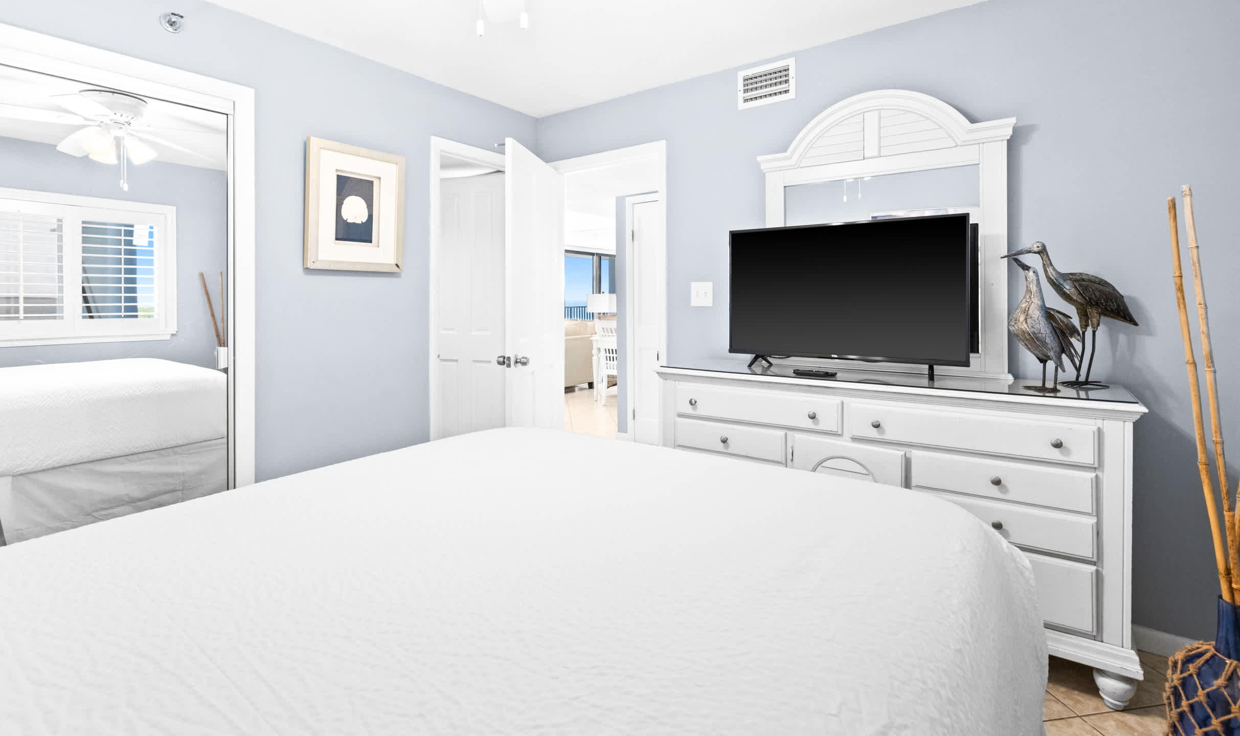 One Seagrove Place 0902 | Photo 24