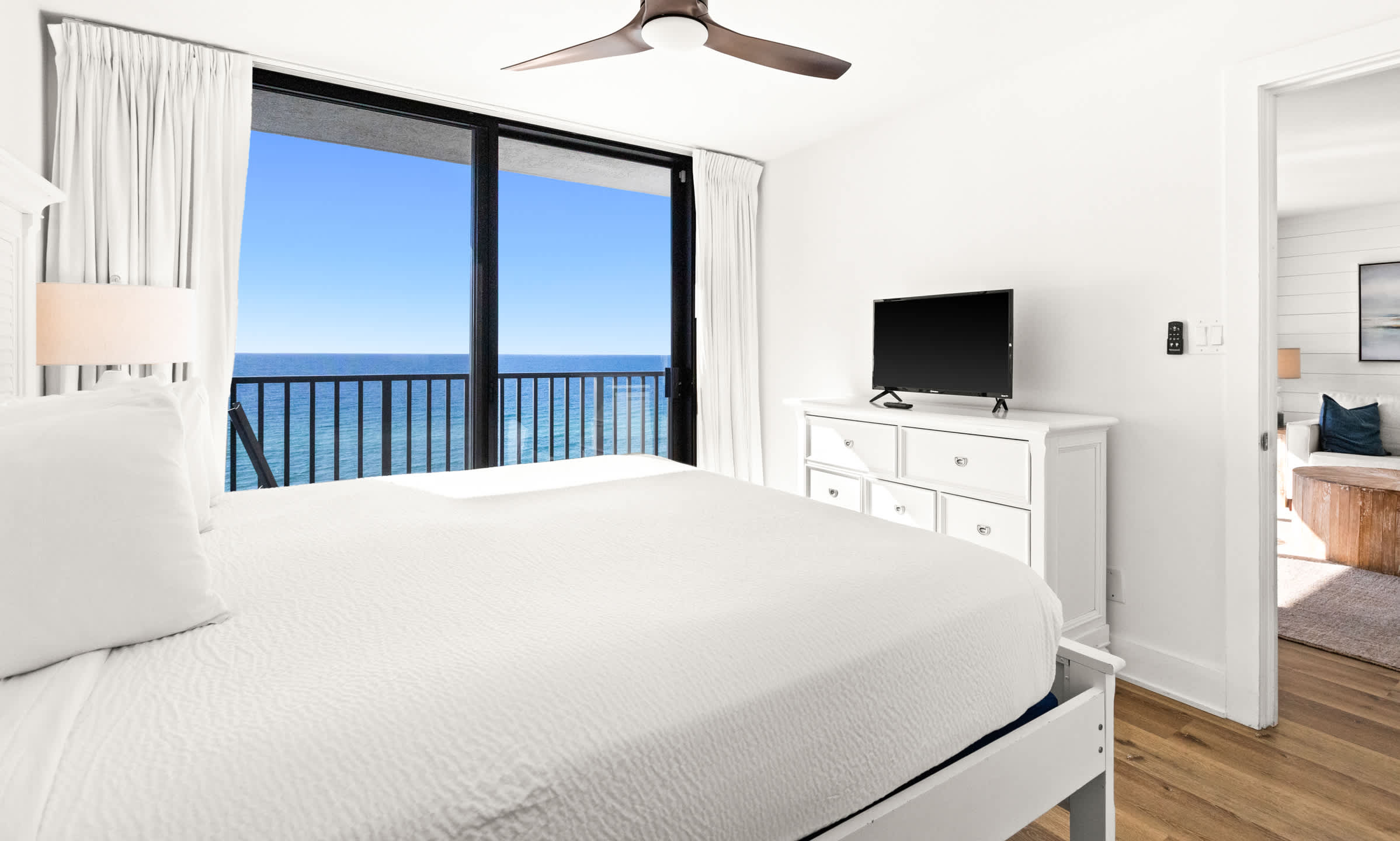 One Seagrove Place 0906 | Photo 16