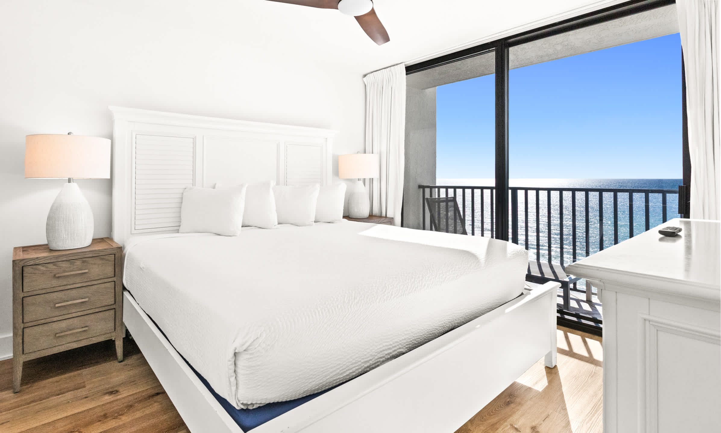 One Seagrove Place 0906 | Photo 17