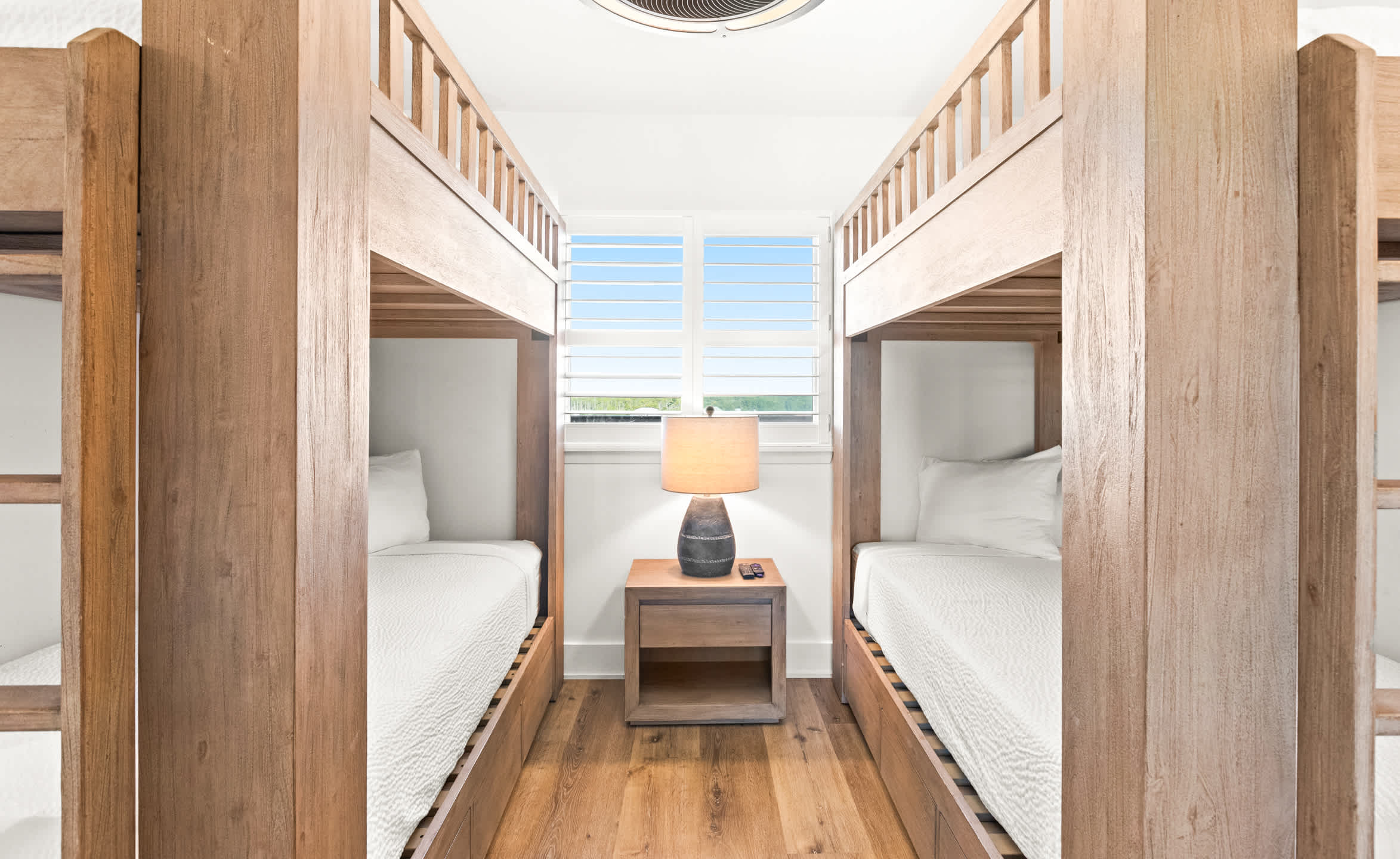 One Seagrove Place 0906 | Photo 20