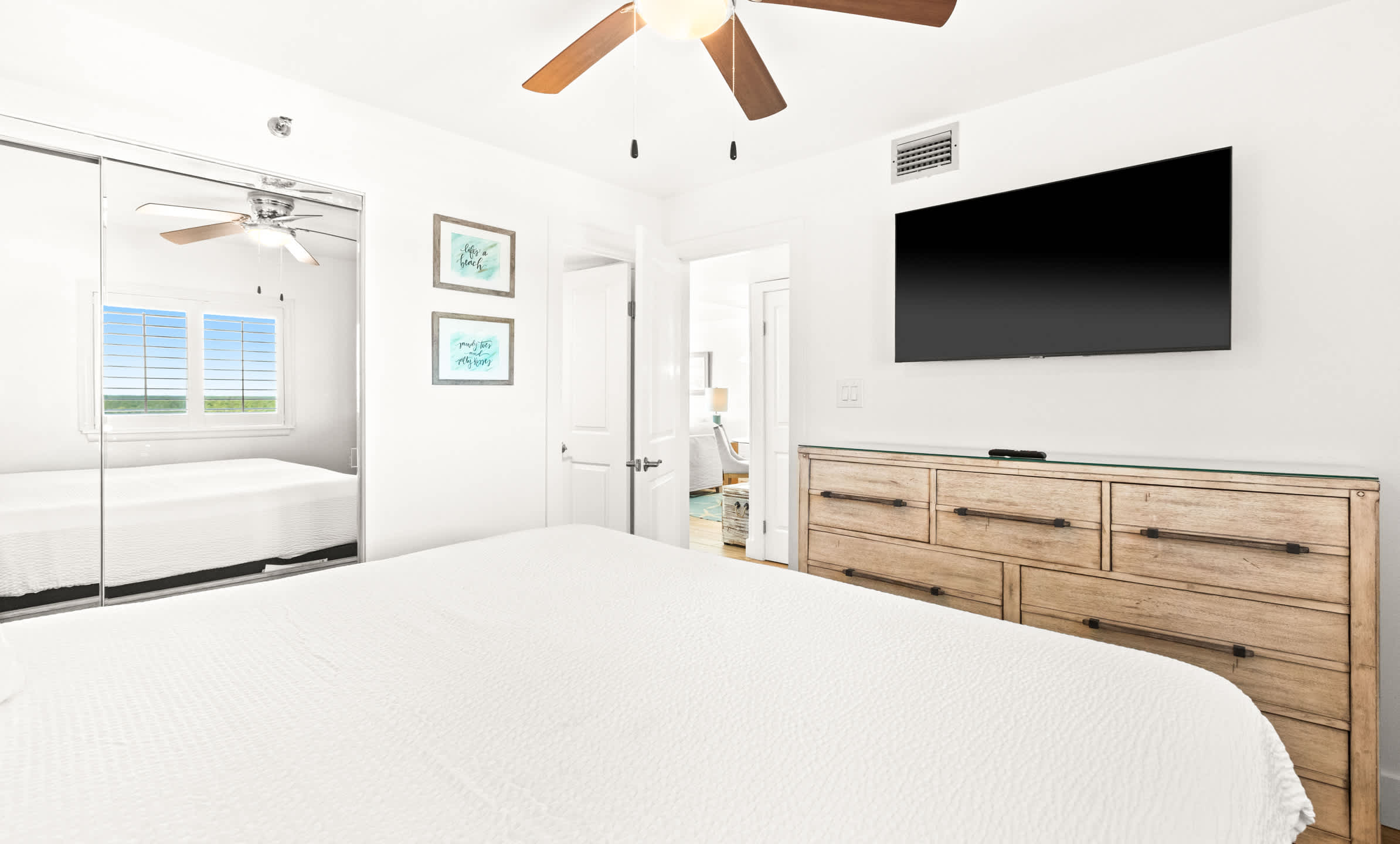 One Seagrove Place 1204 | Photo 24