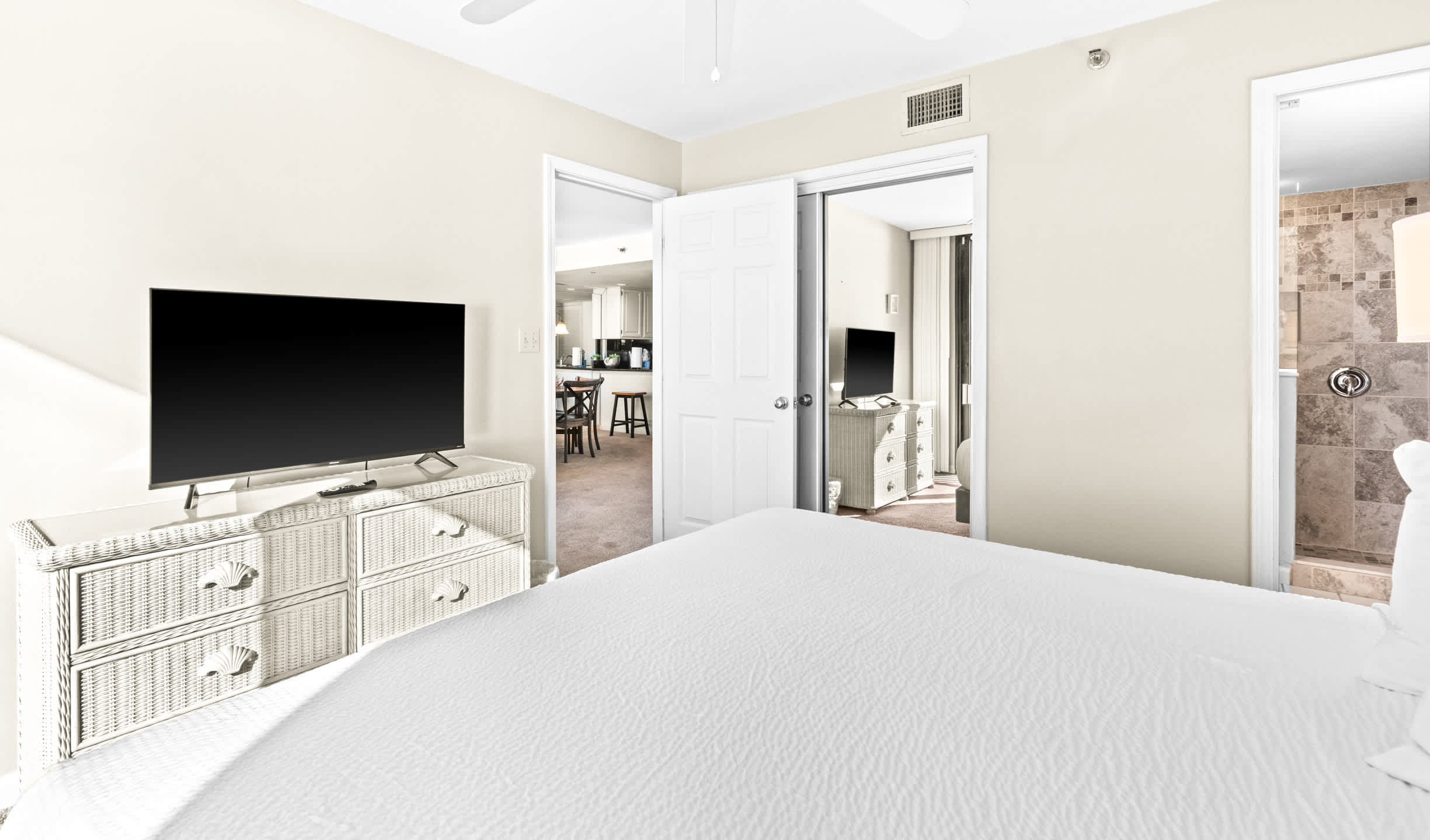 One Seagrove Place 1208 22