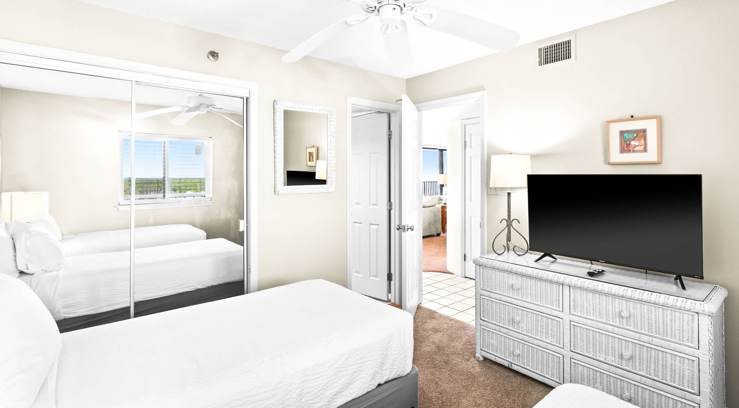 One Seagrove Place 1208 26