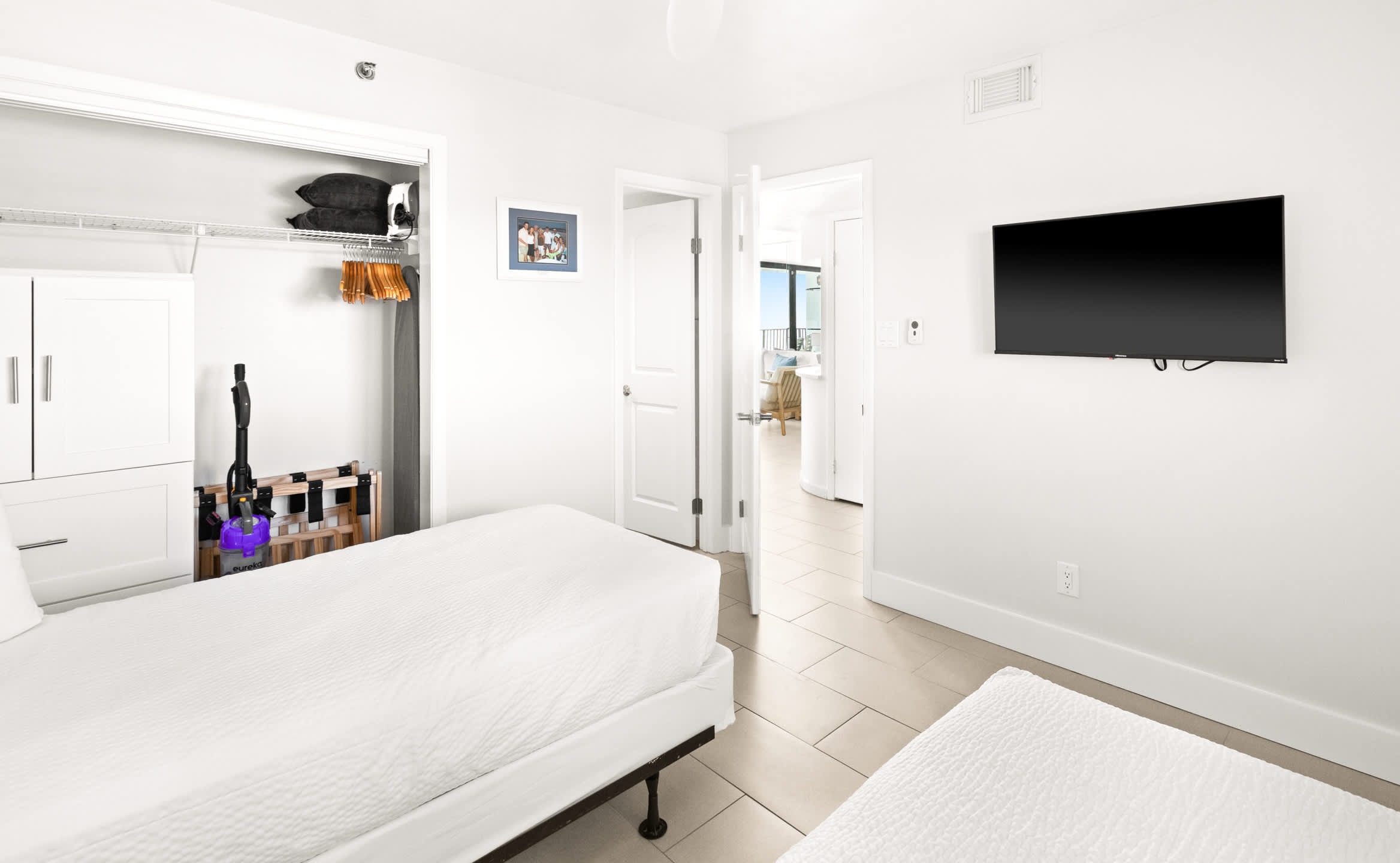 One Seagrove Place 1503 21