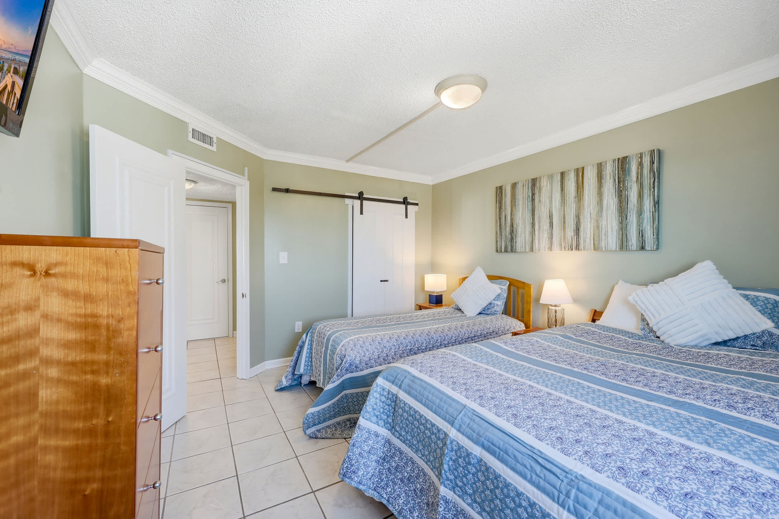 Salt N Sky Oceanfront w Reclining Sofa