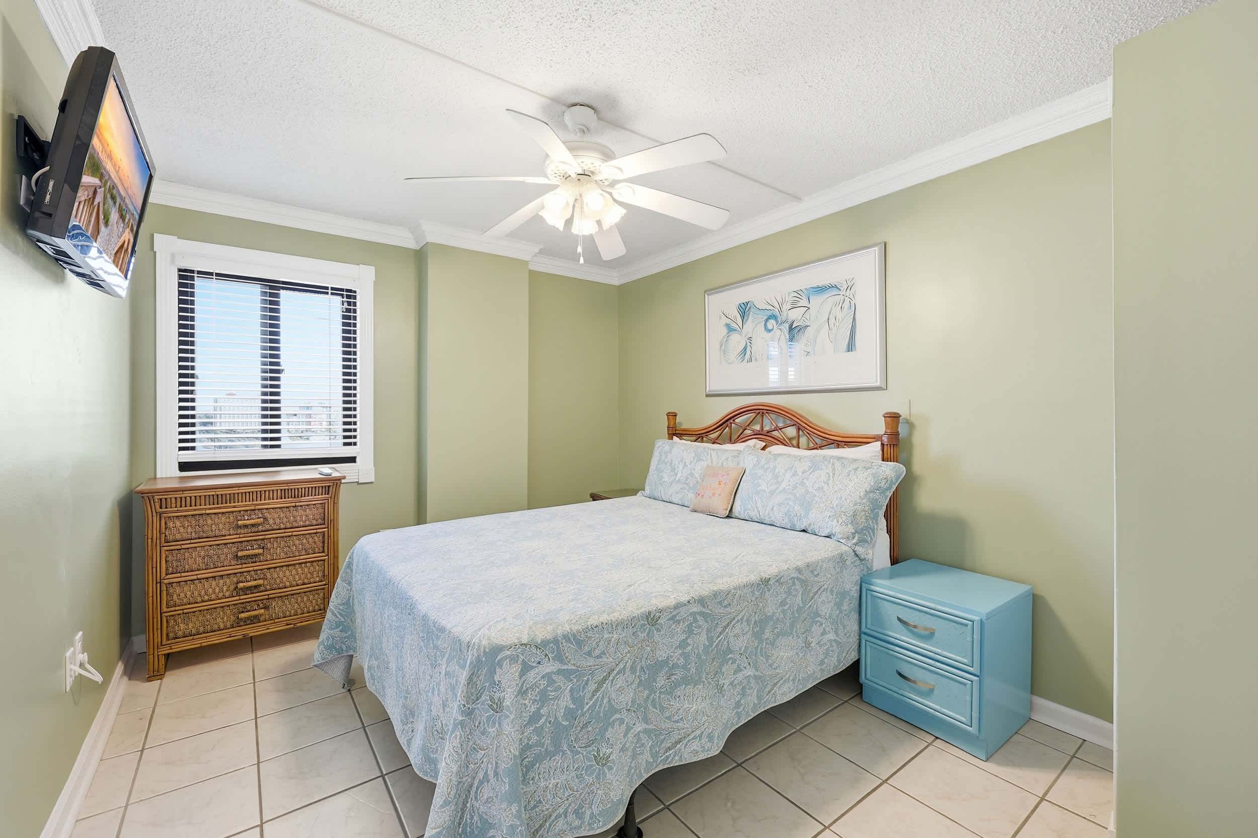 Salt N Sky Oceanfront w Reclining Sofa