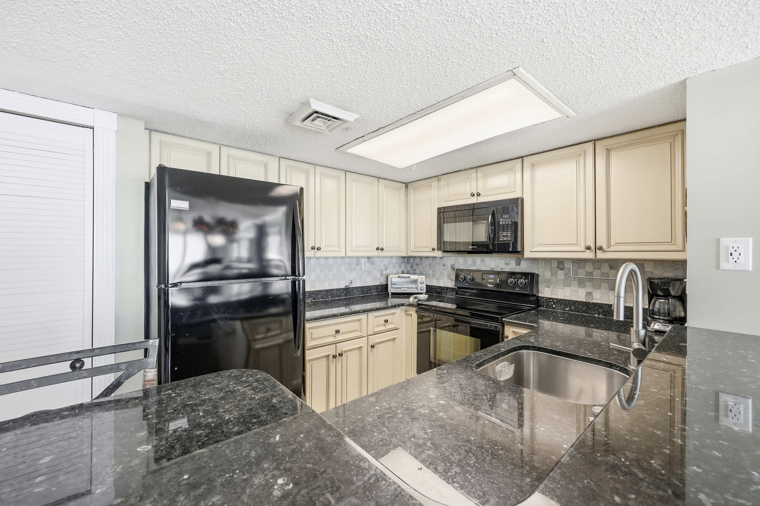 Salt N Sky Oceanfront w Reclining Sofa