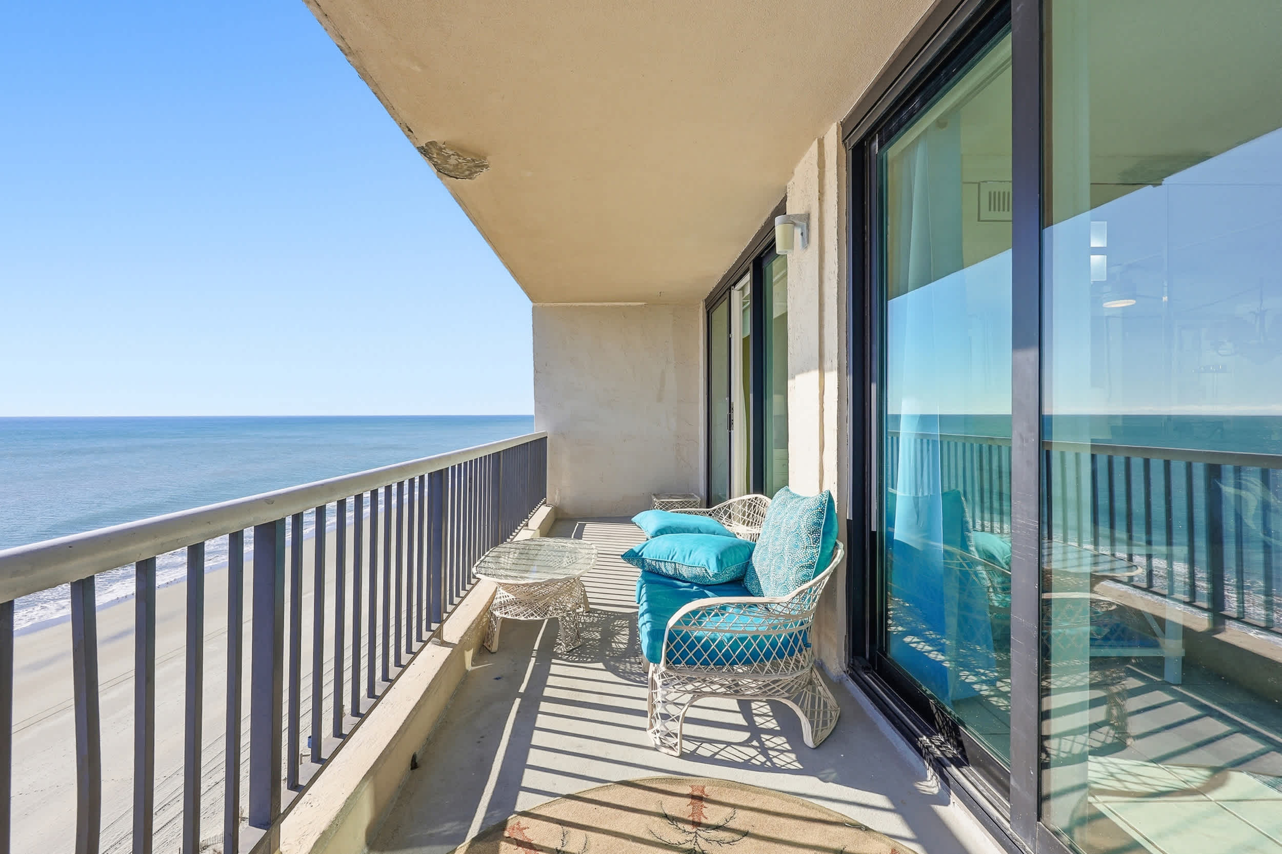 Salt N Sky Oceanfront w Reclining Sofa