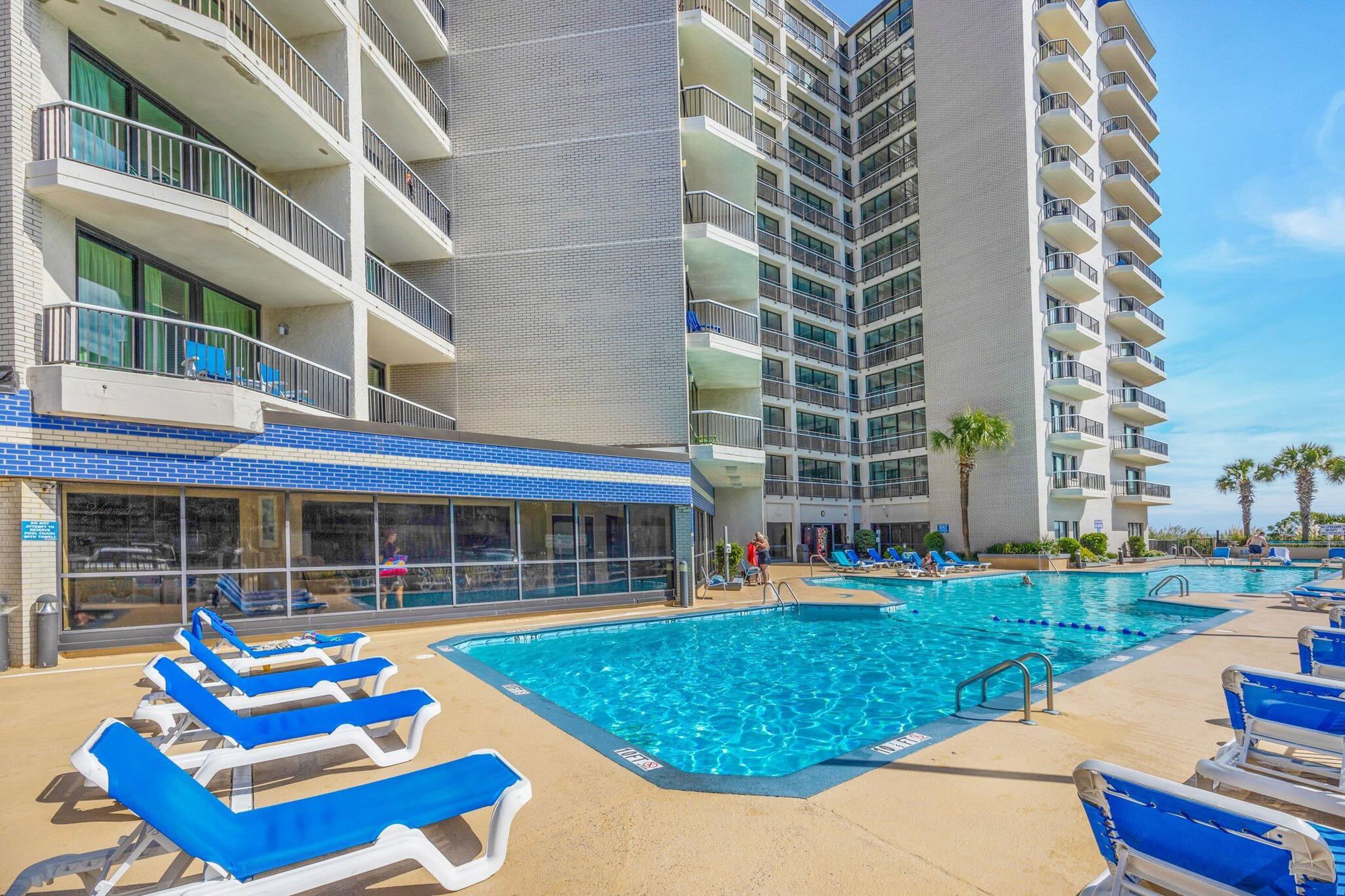 Salt N Sky Oceanfront w Reclining Sofa