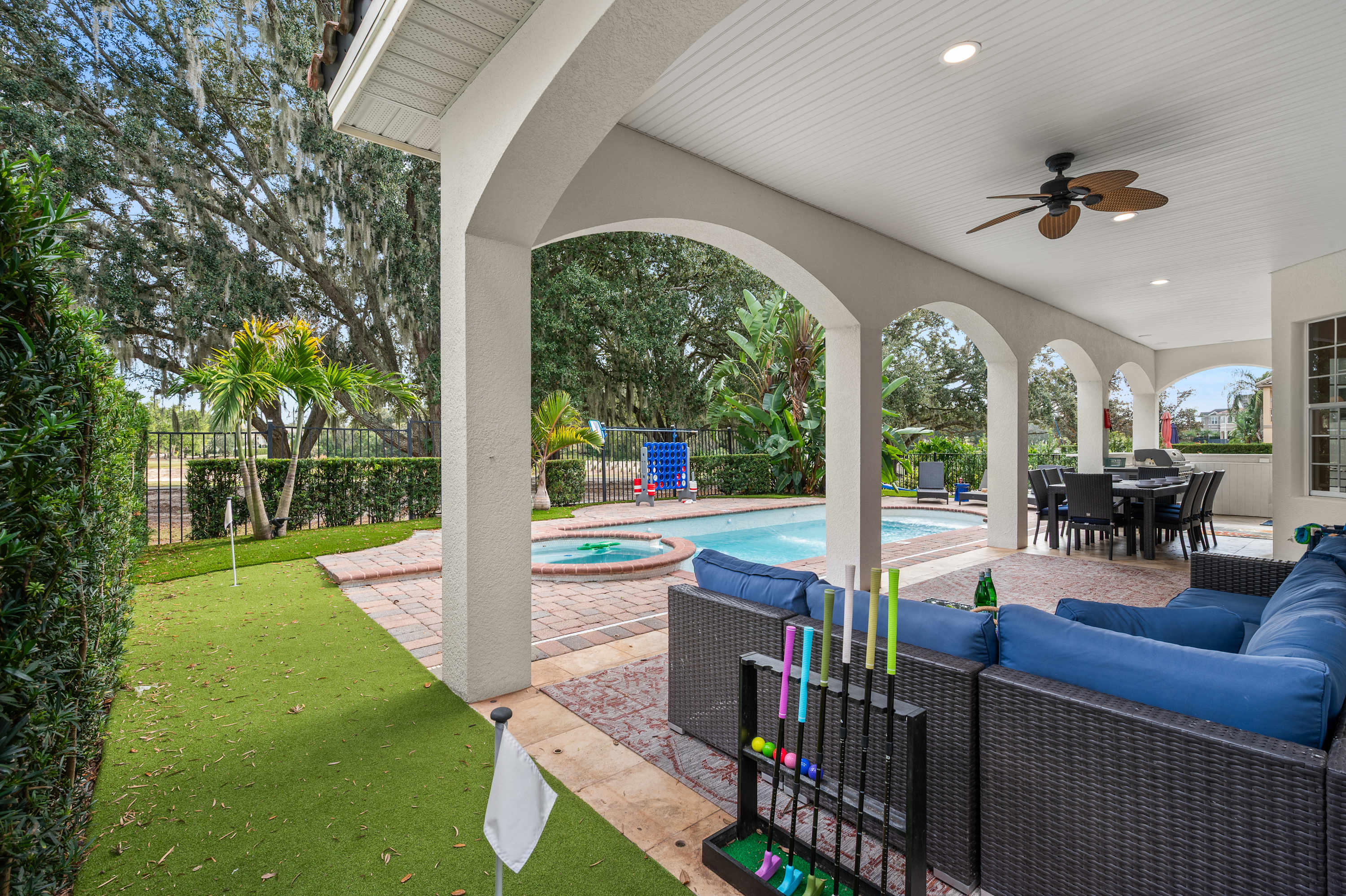 Reunion villa w/ pool & cinema room