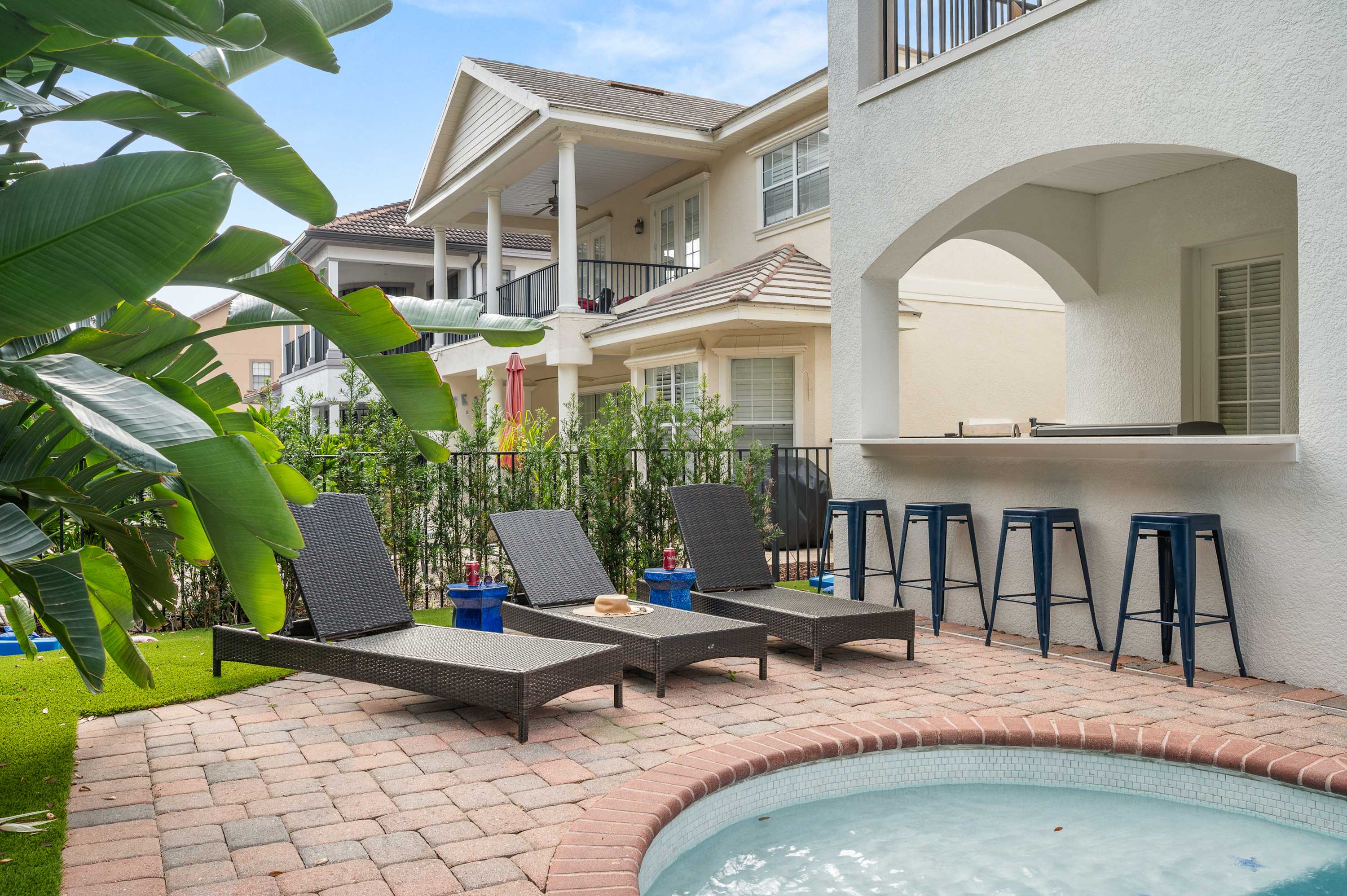 Reunion villa w/ pool & cinema room