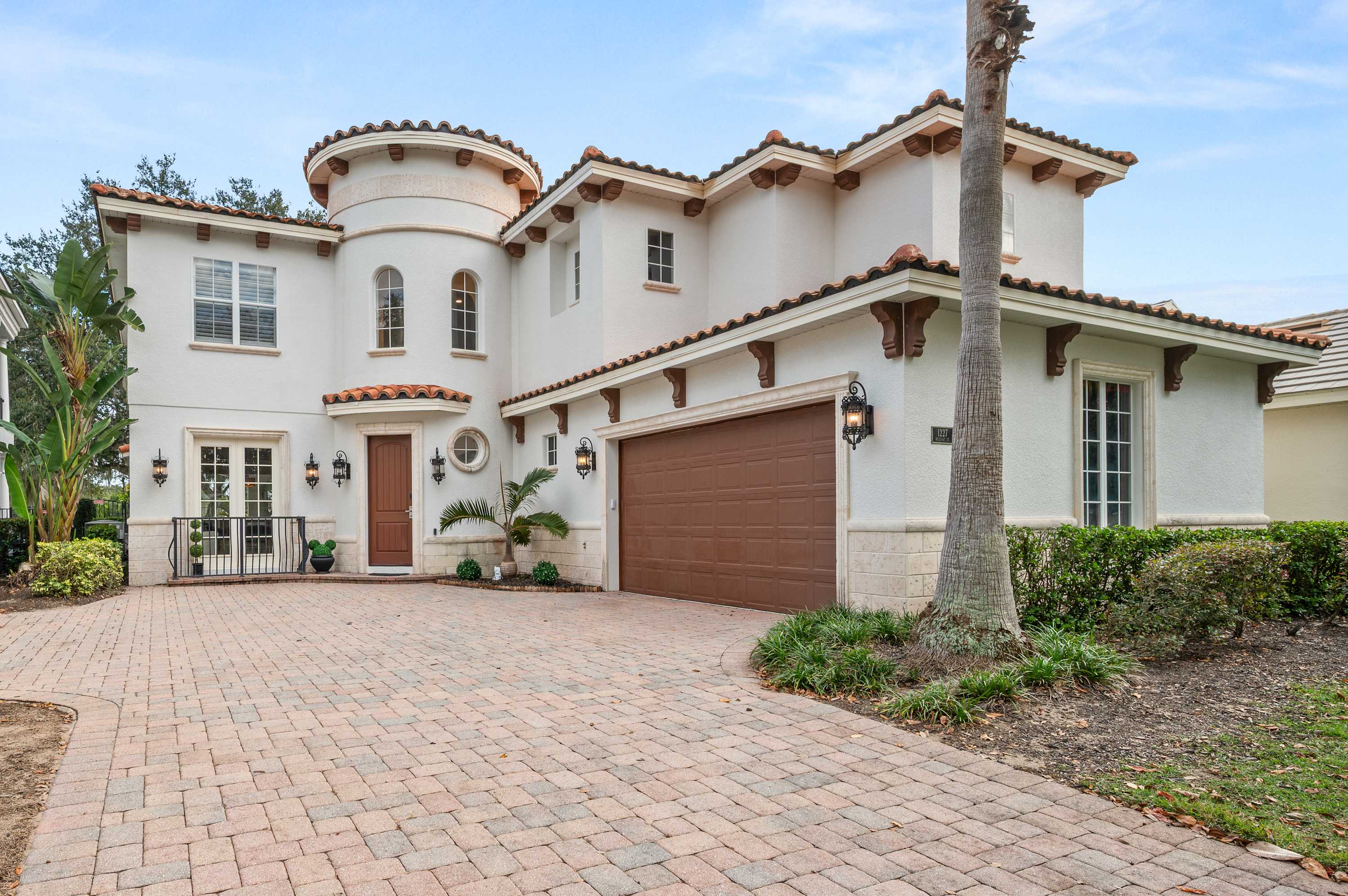 Reunion villa w/ pool & cinema room