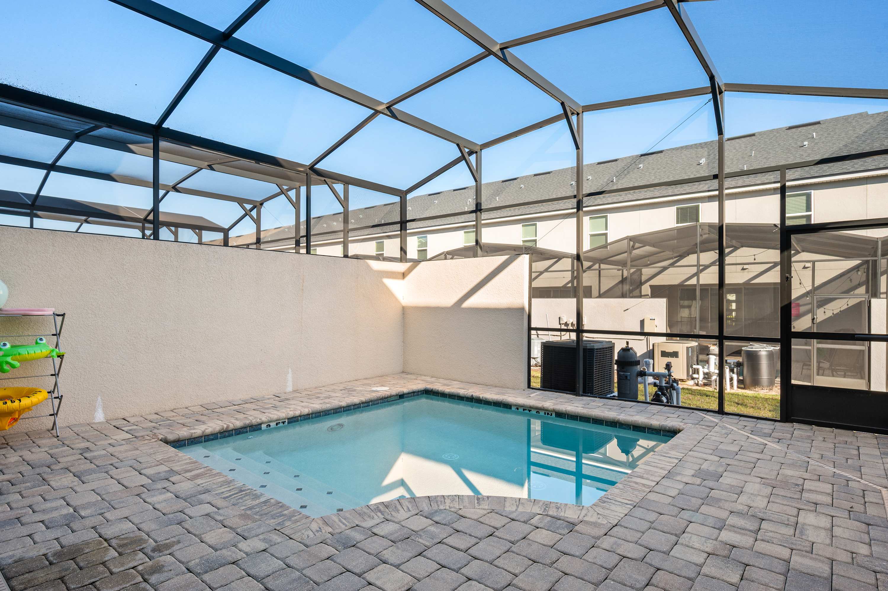 Family getaway w/ private pool & game room