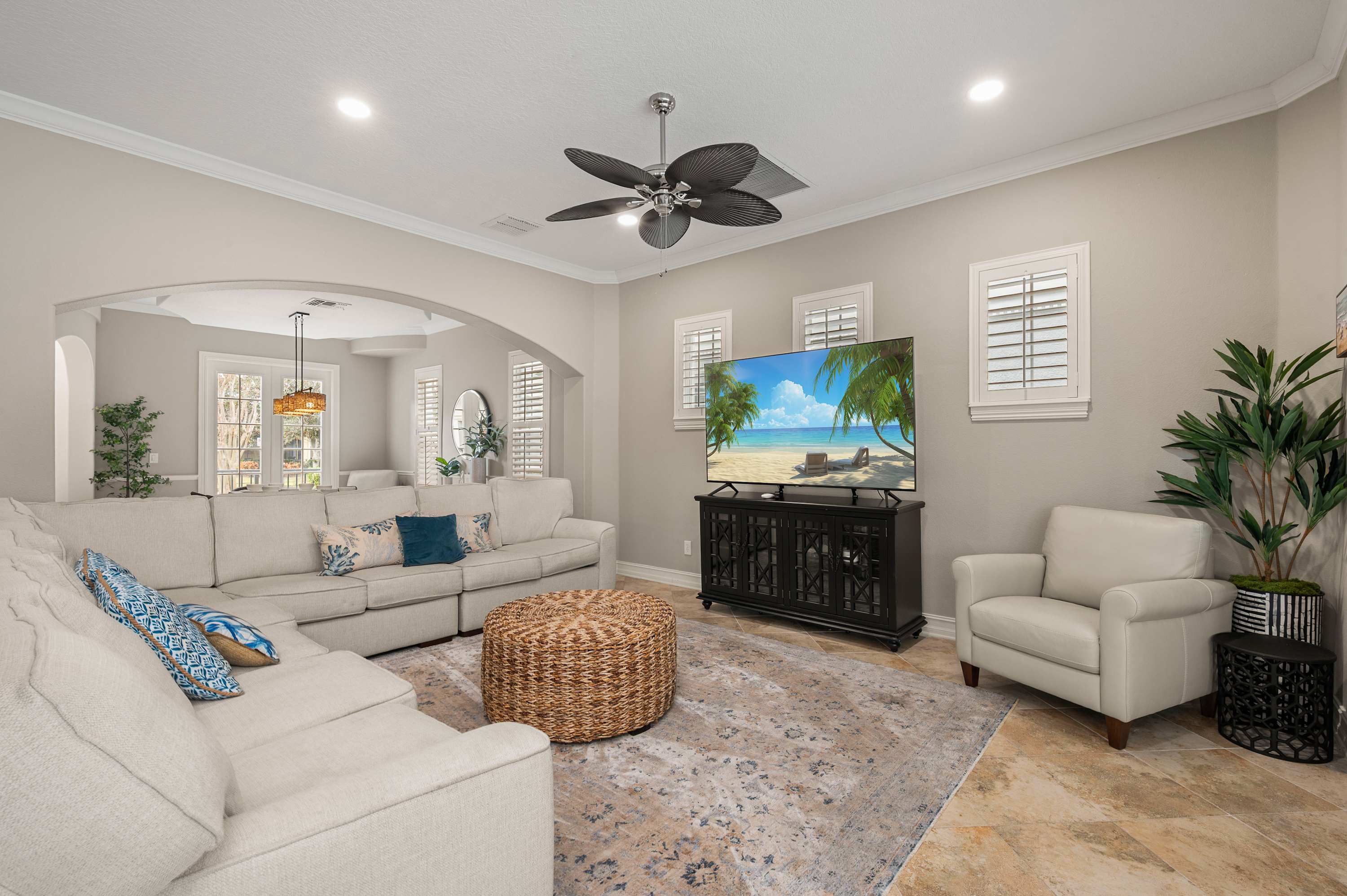 Reunion villa w/ pool & cinema room