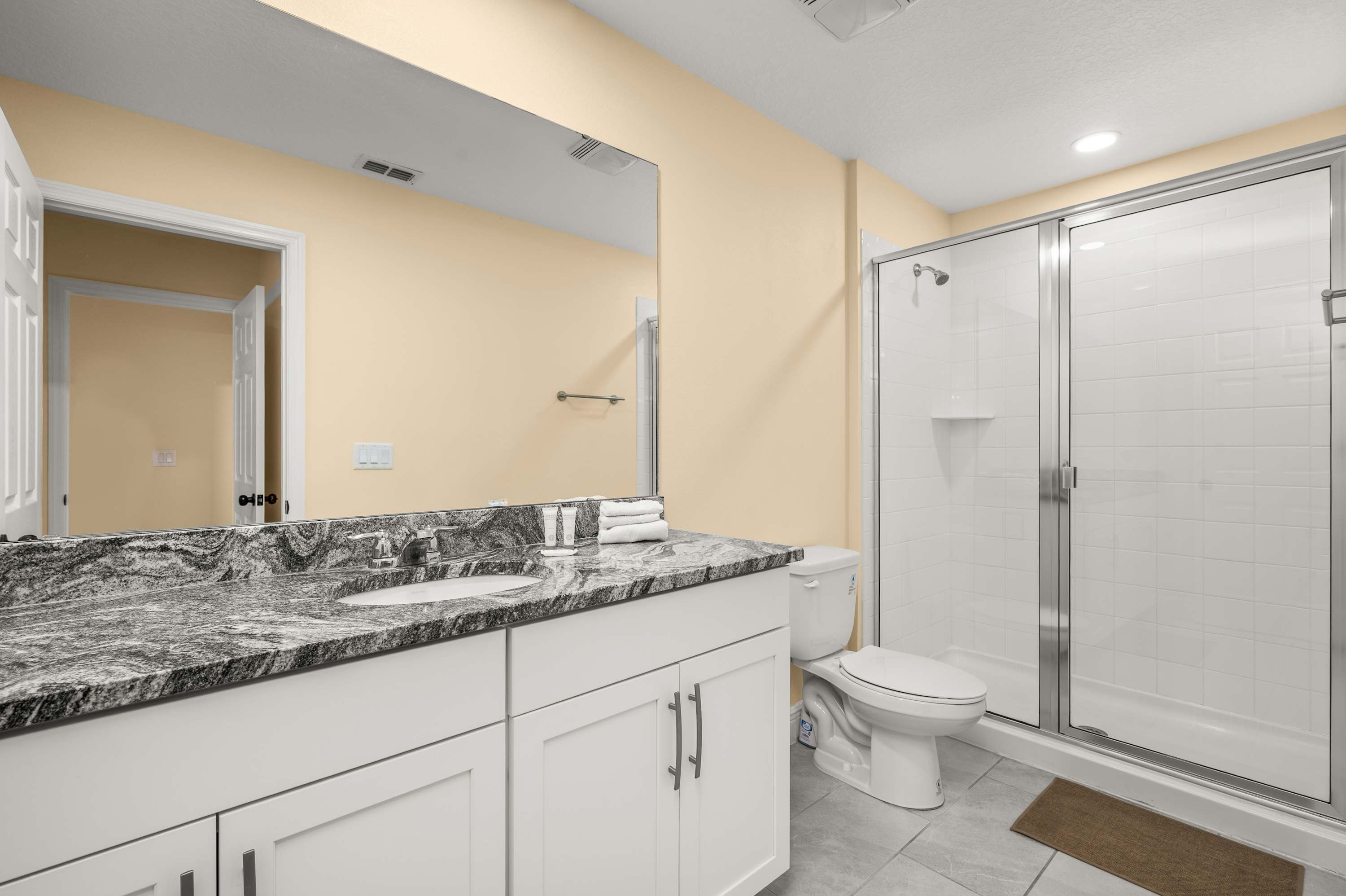 Family getaway w/ private pool & game room