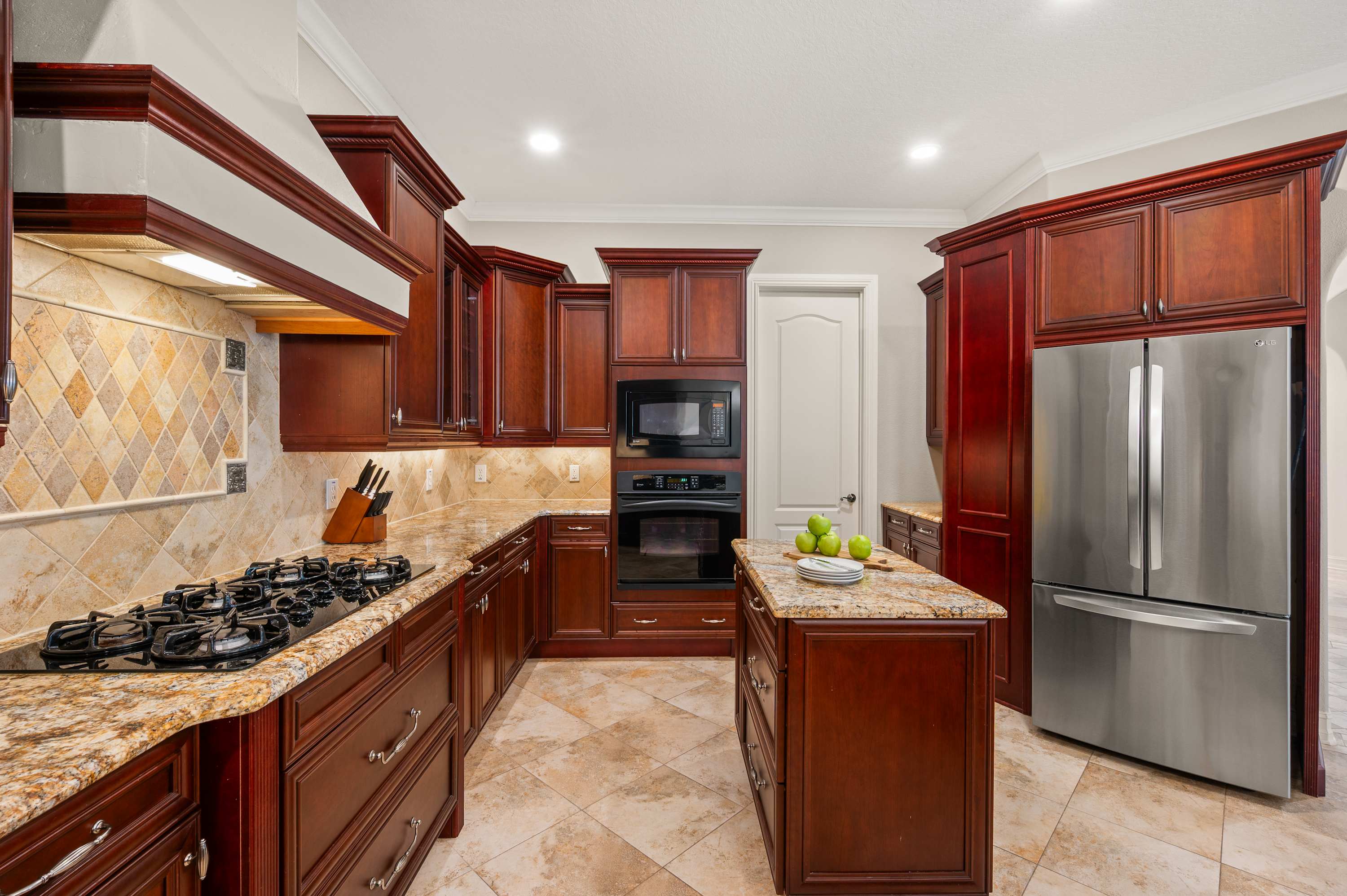 Reunion villa w/ pool & cinema room