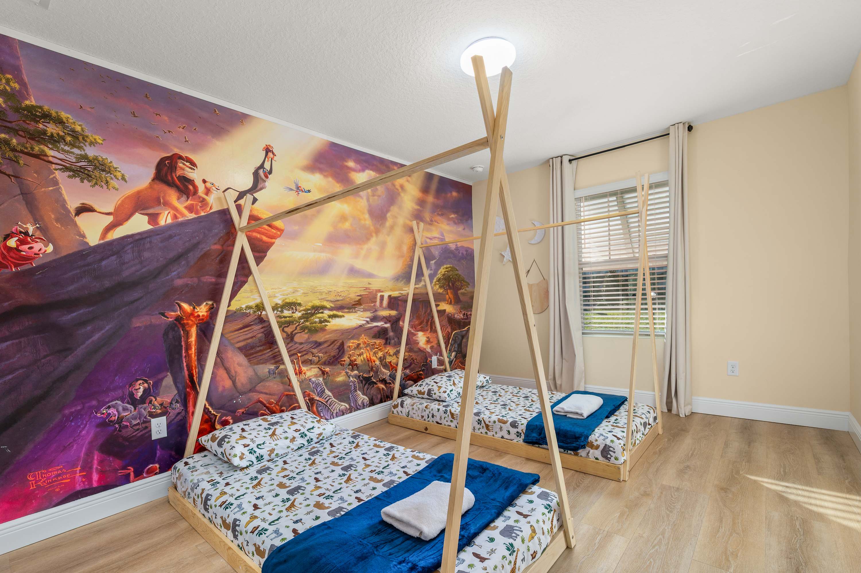 Family getaway w/ private pool & game room