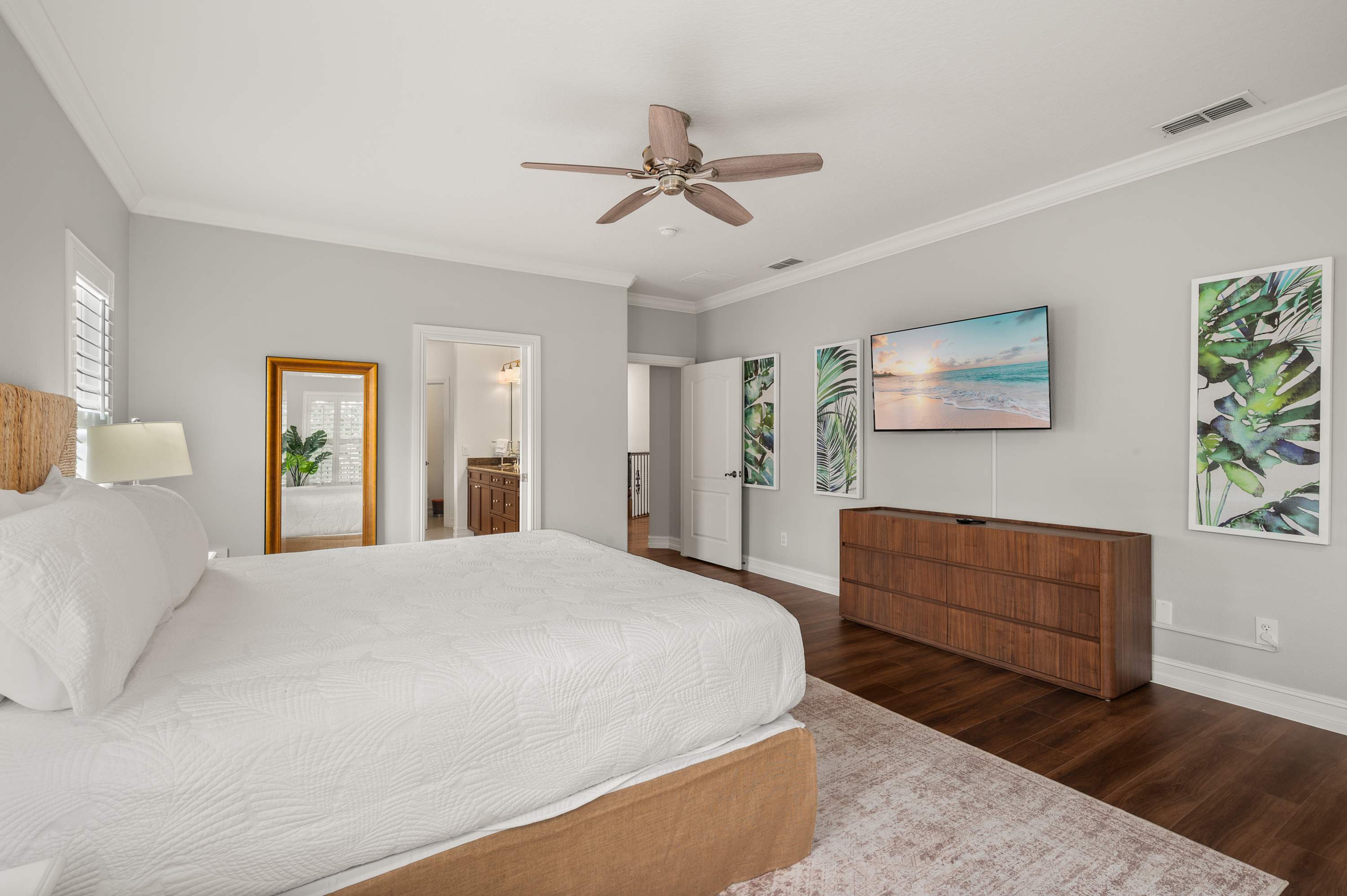 Reunion villa w/ pool & cinema room