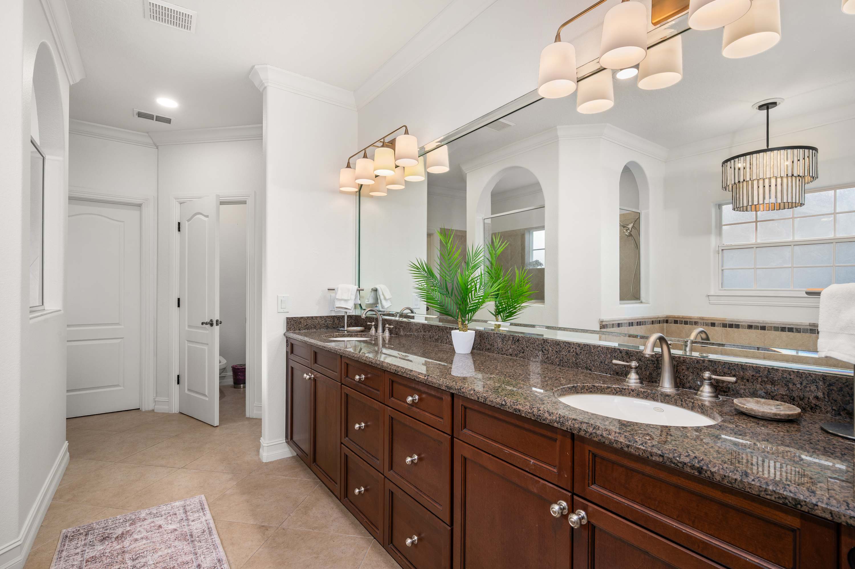 Reunion villa w/ pool & cinema room