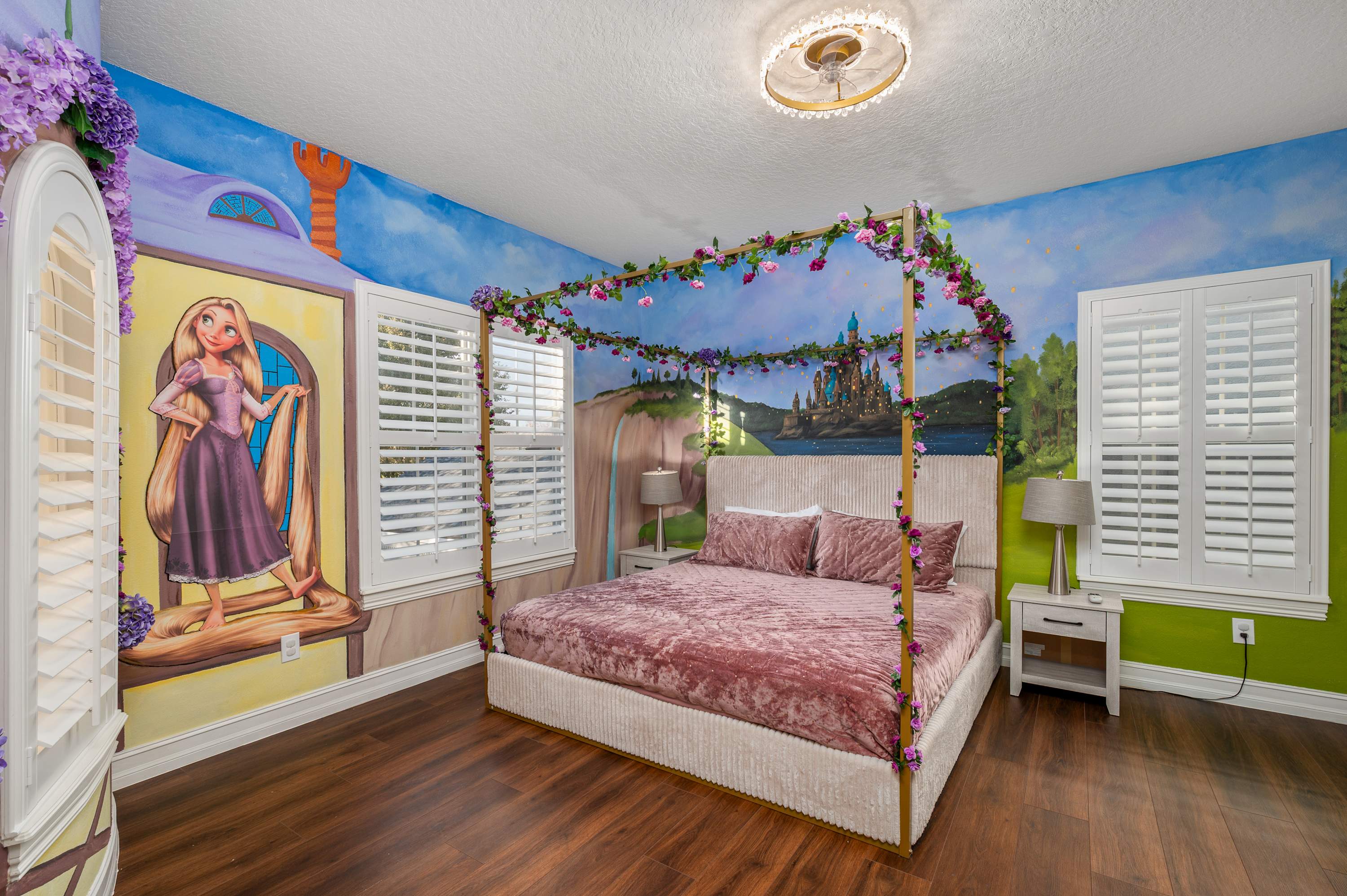 Reunion villa w/ pool & cinema room