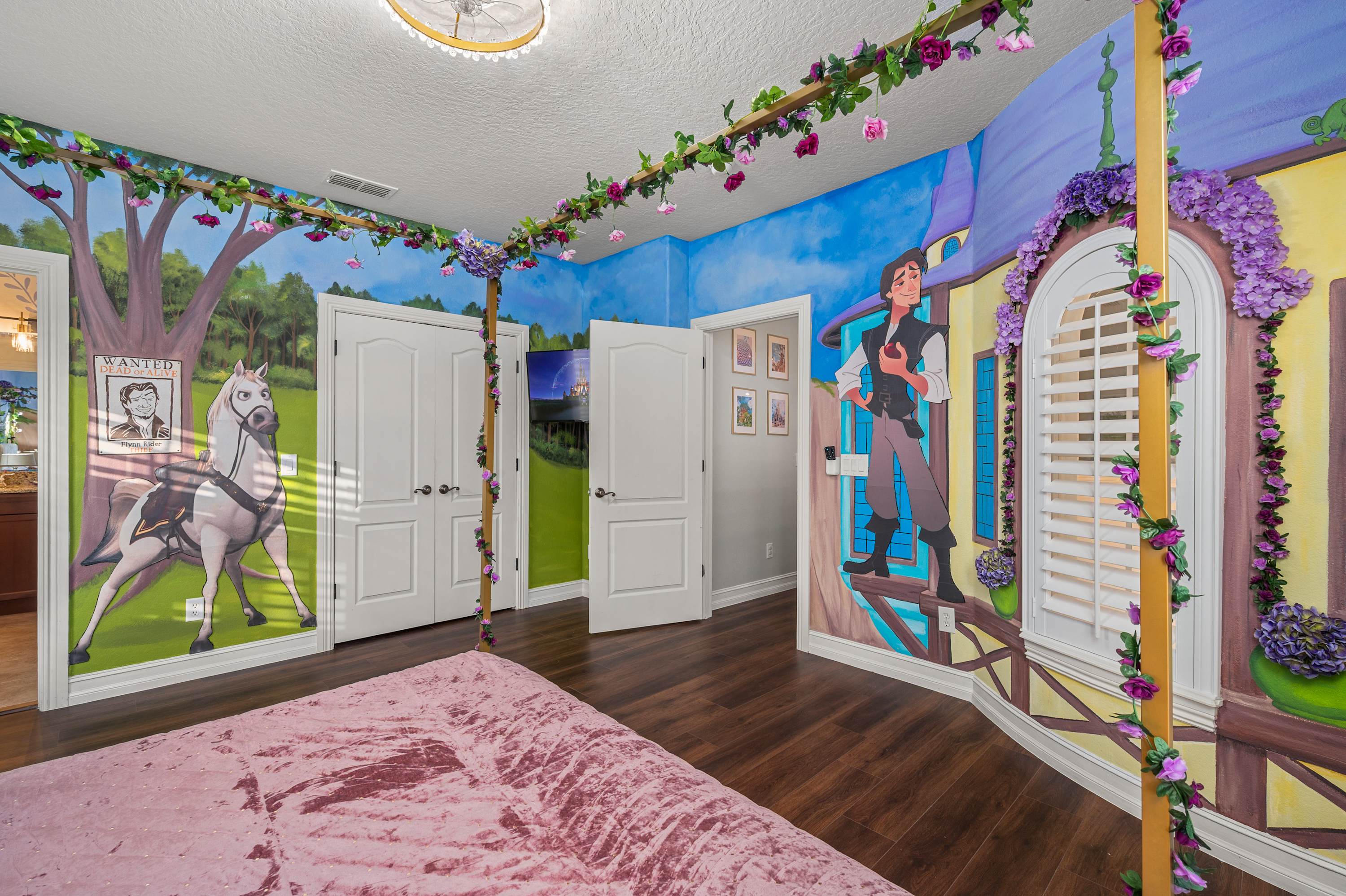 Reunion villa w/ pool & cinema room