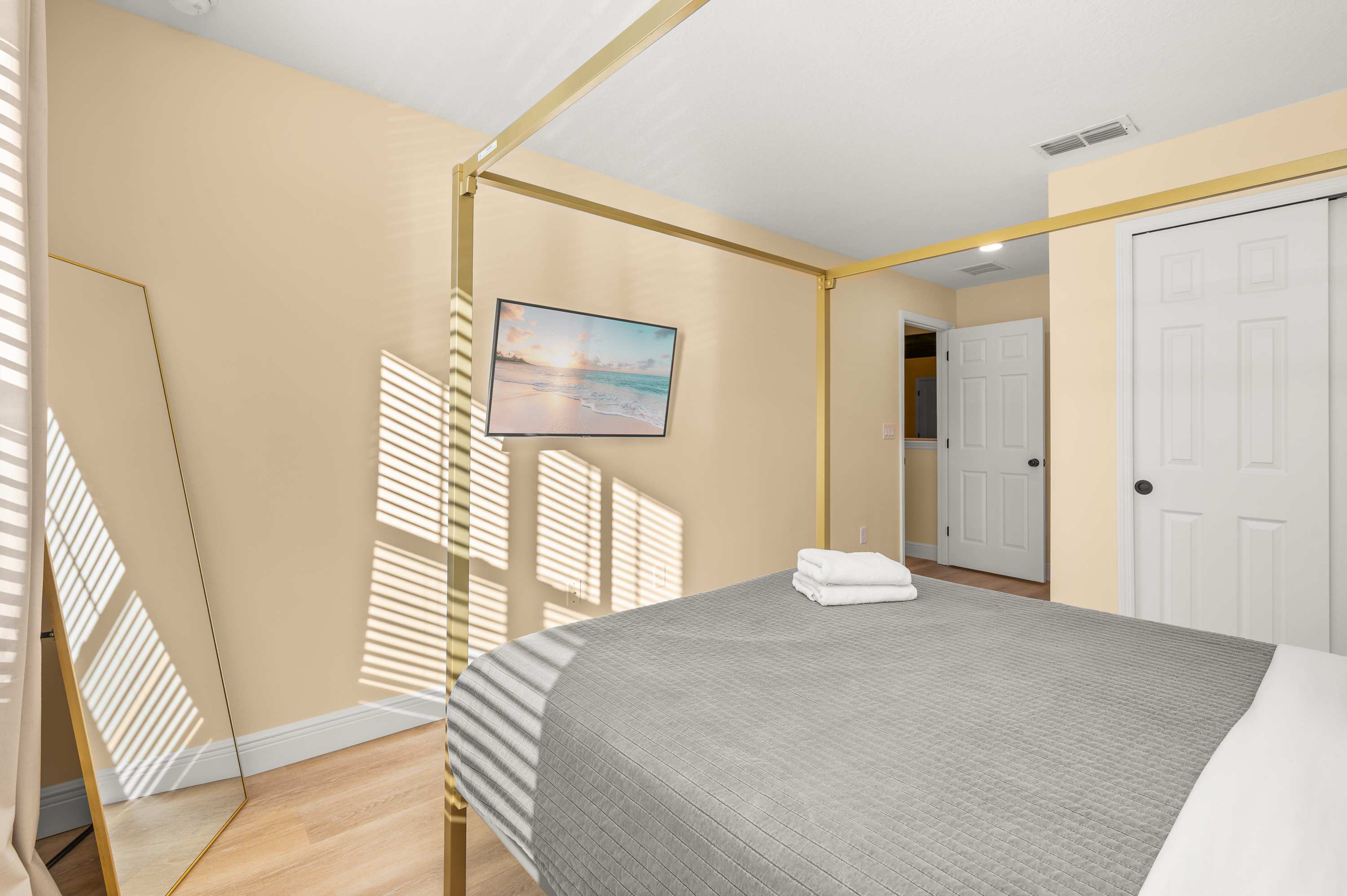 Family getaway w/ private pool & game room