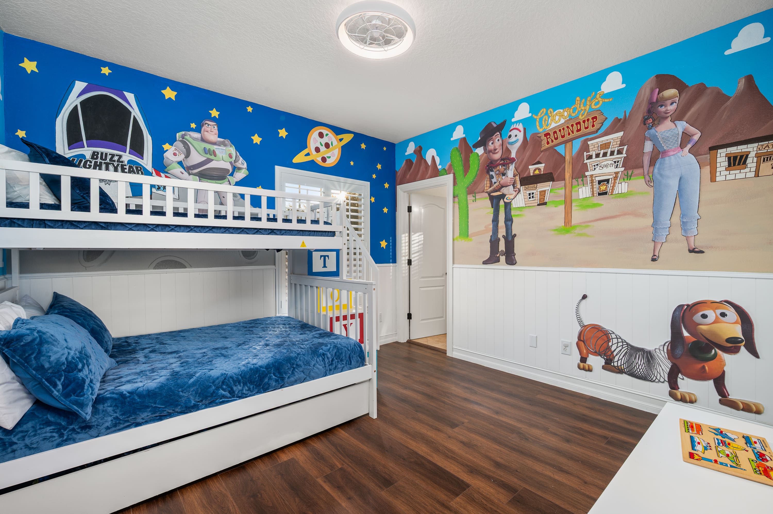 Reunion villa w/ pool & cinema room