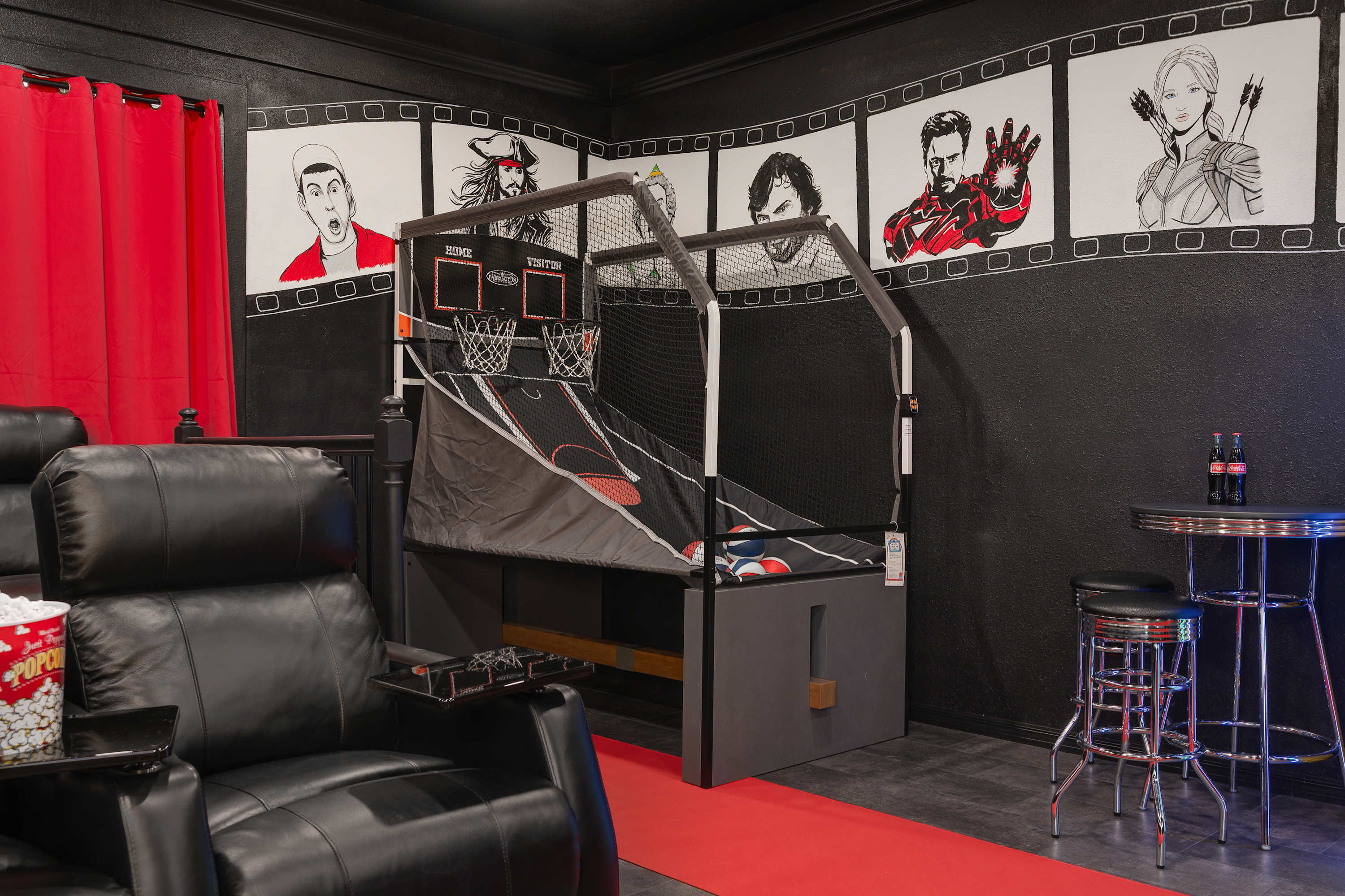 Reunion villa w/ pool & cinema room