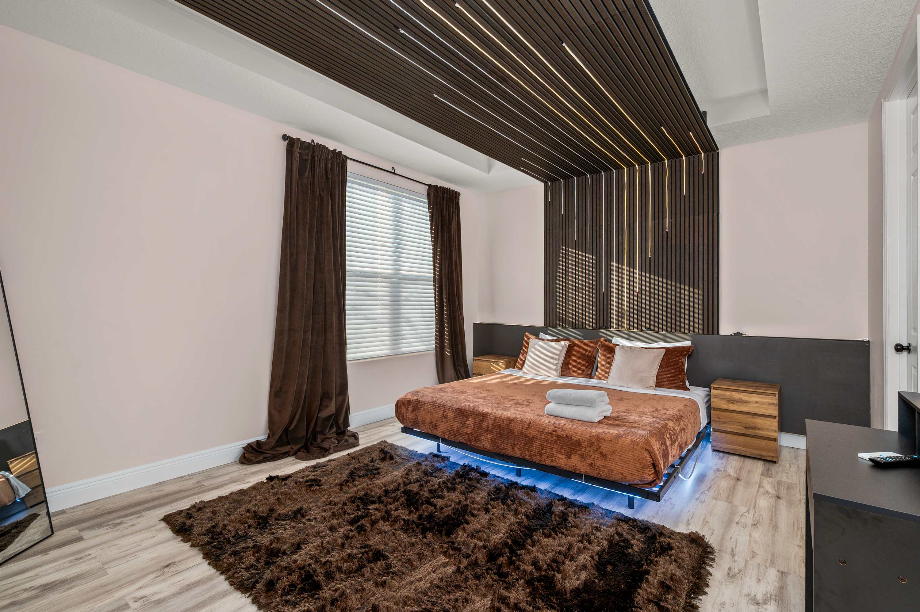 Family getaway w/ private pool & game room