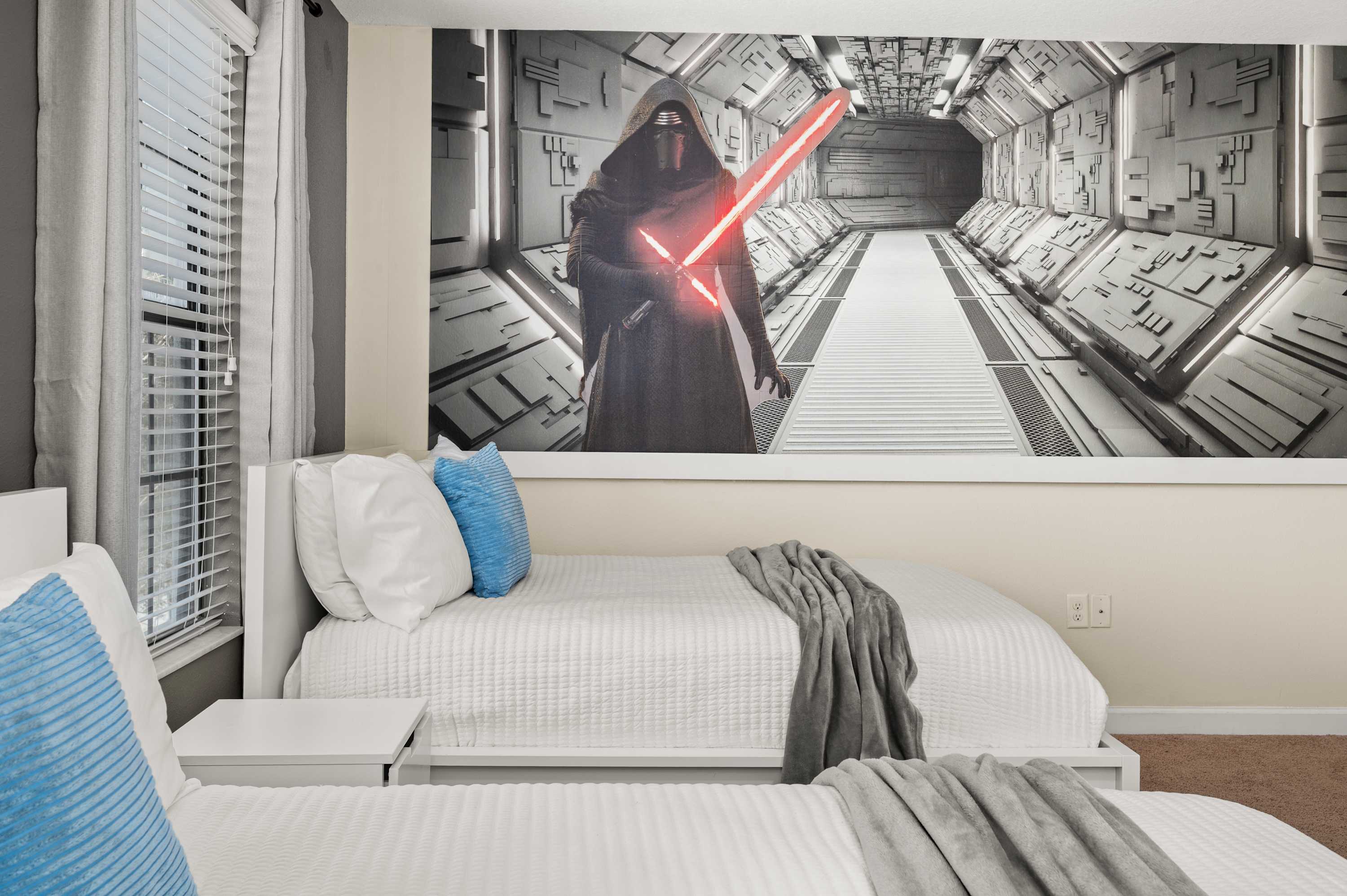 Spacious villa w/ pool, hot tub & game room