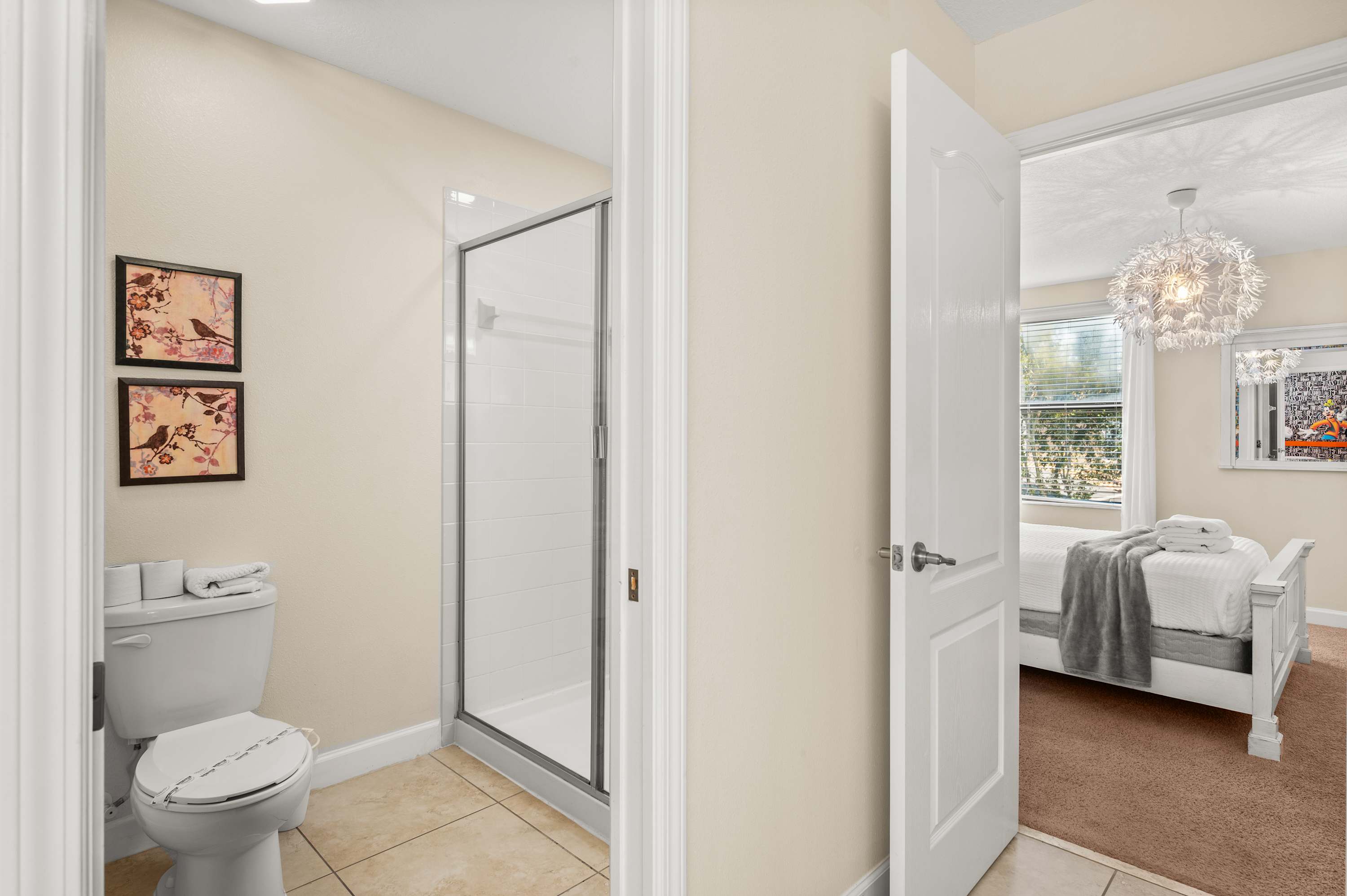 Spacious villa w/ pool, hot tub & game room