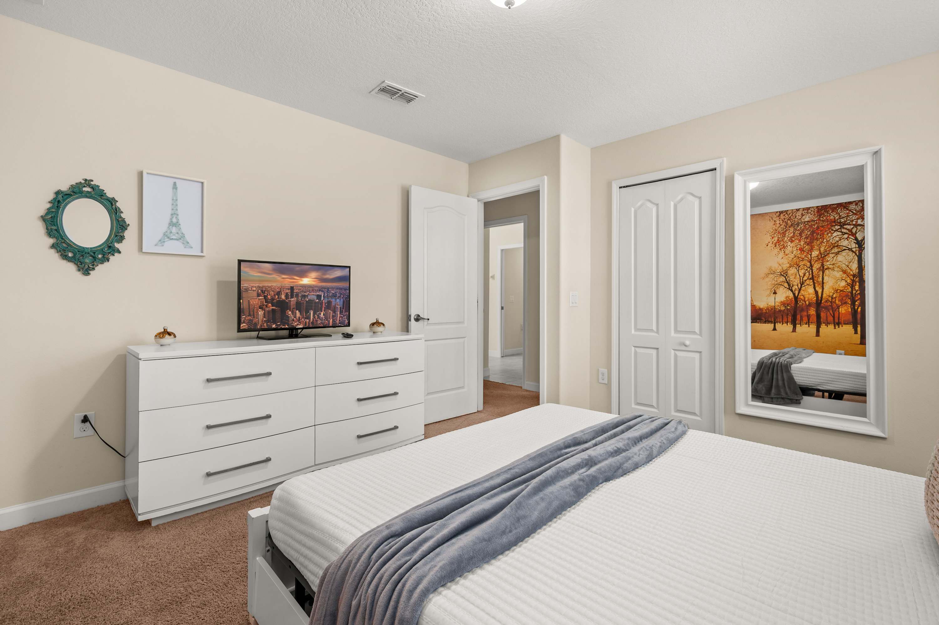 Spacious villa w/ pool, hot tub & game room